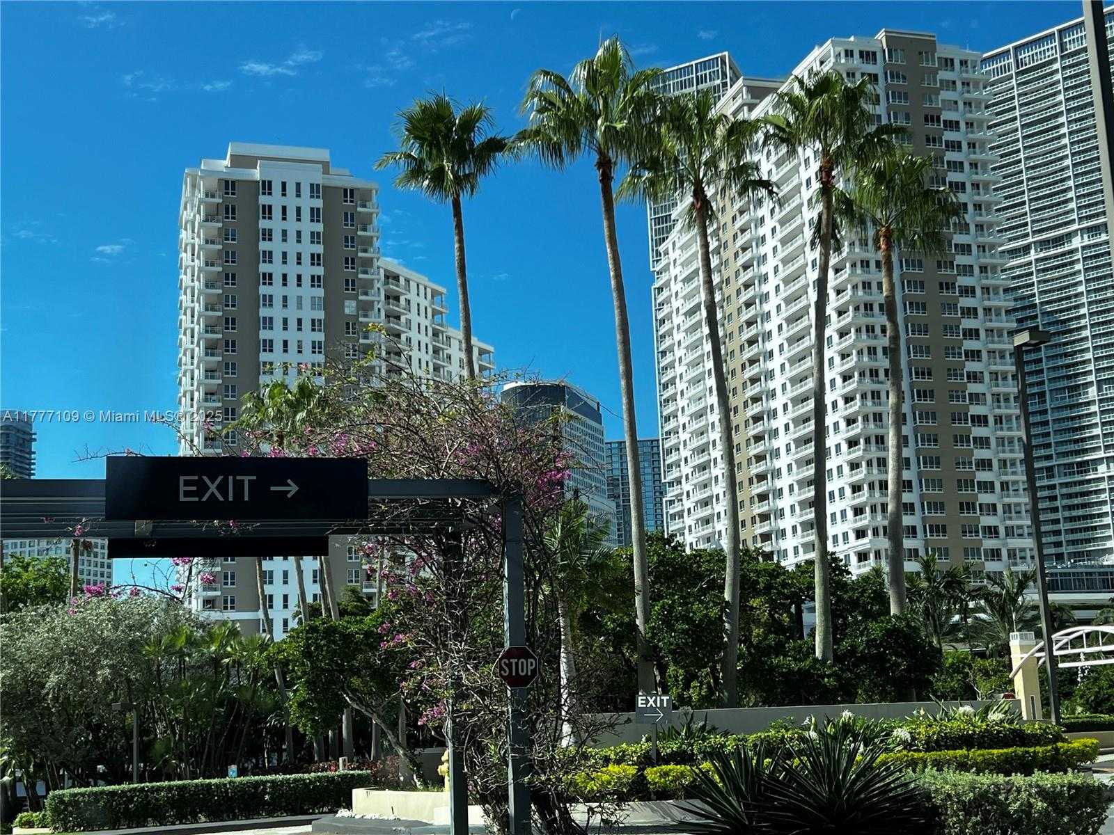 Small Image of 540 BRICKELL KEY DR #1226, Miami Number 3