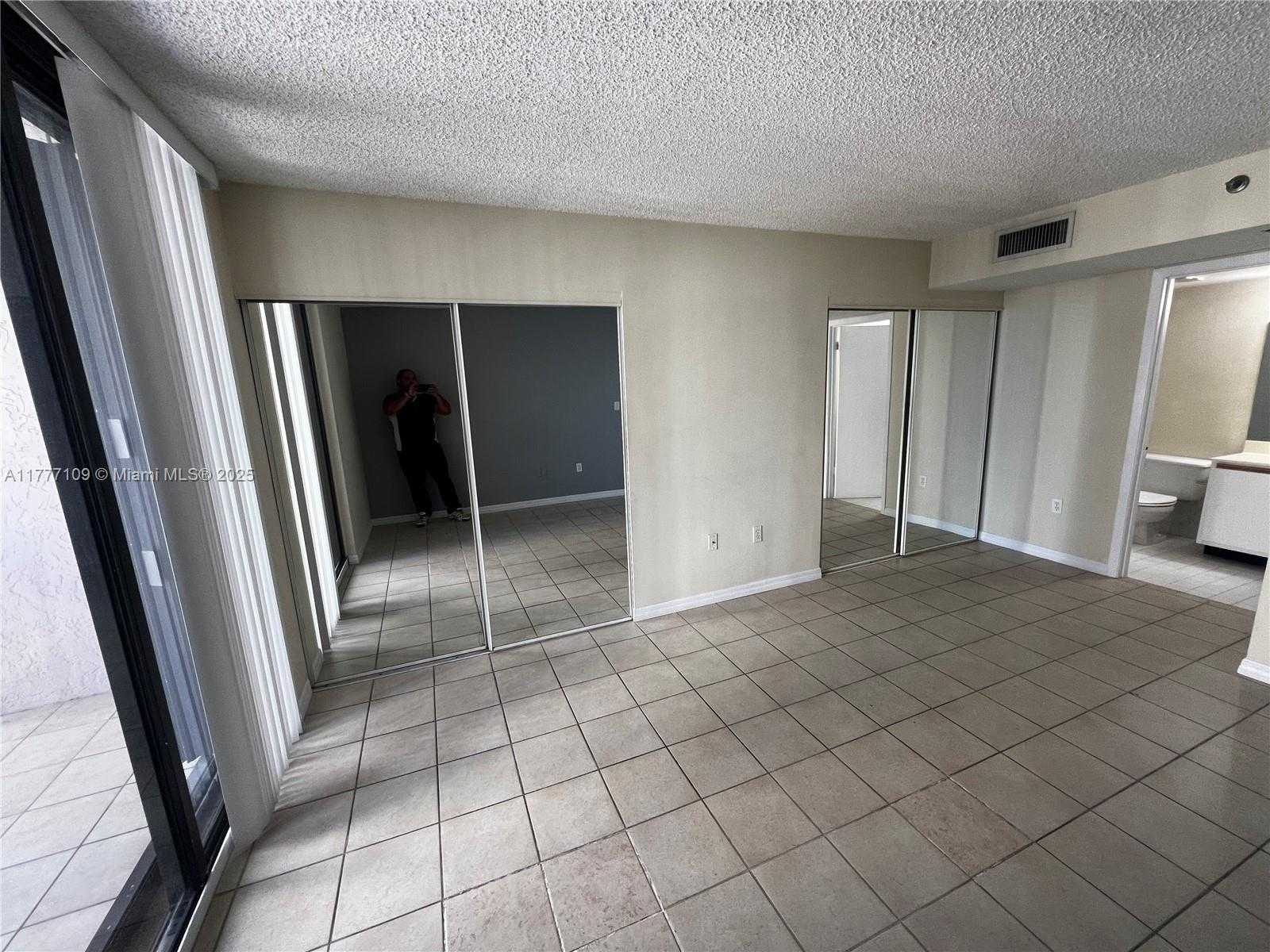 Small Image of 540 BRICKELL KEY DR #1226, Miami Number 37
