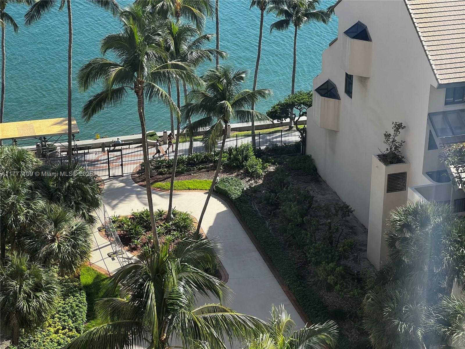 Small Image of 540 BRICKELL KEY DR #1226, Miami Number 40