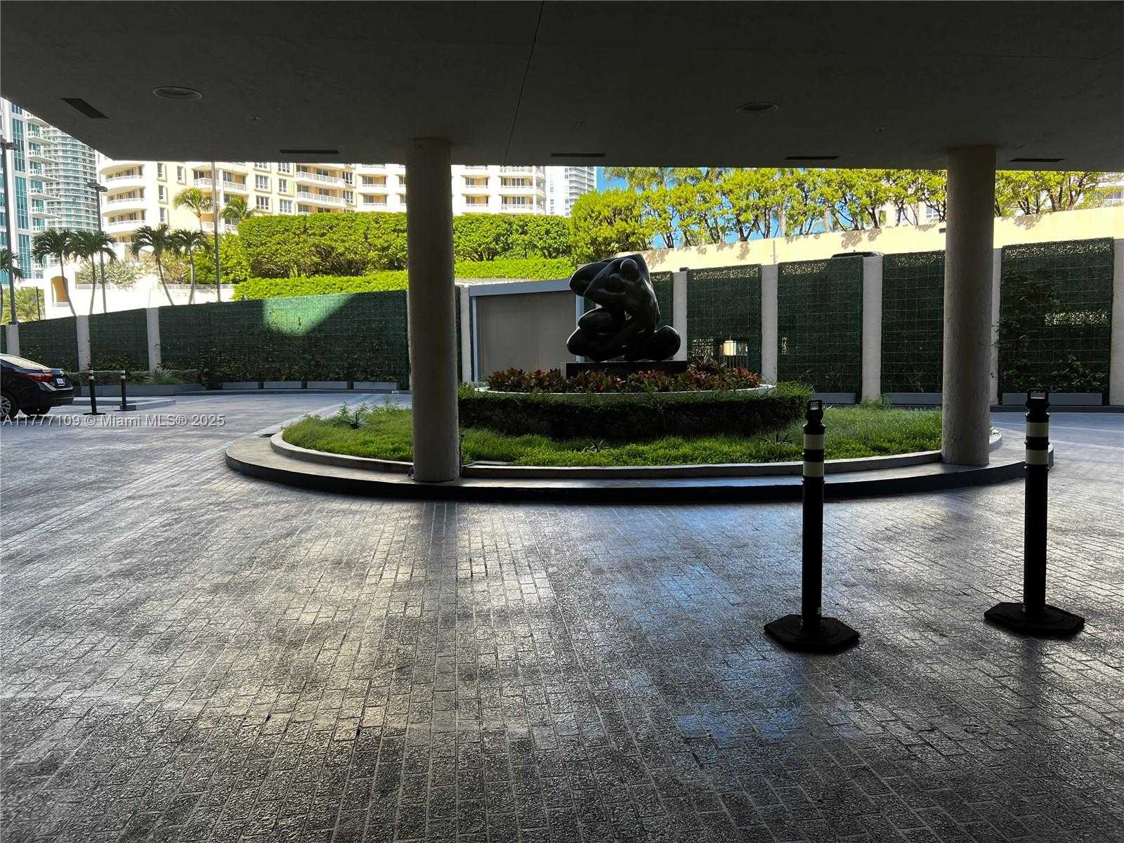 Small Image of 540 BRICKELL KEY DR #1226, Miami Number 7