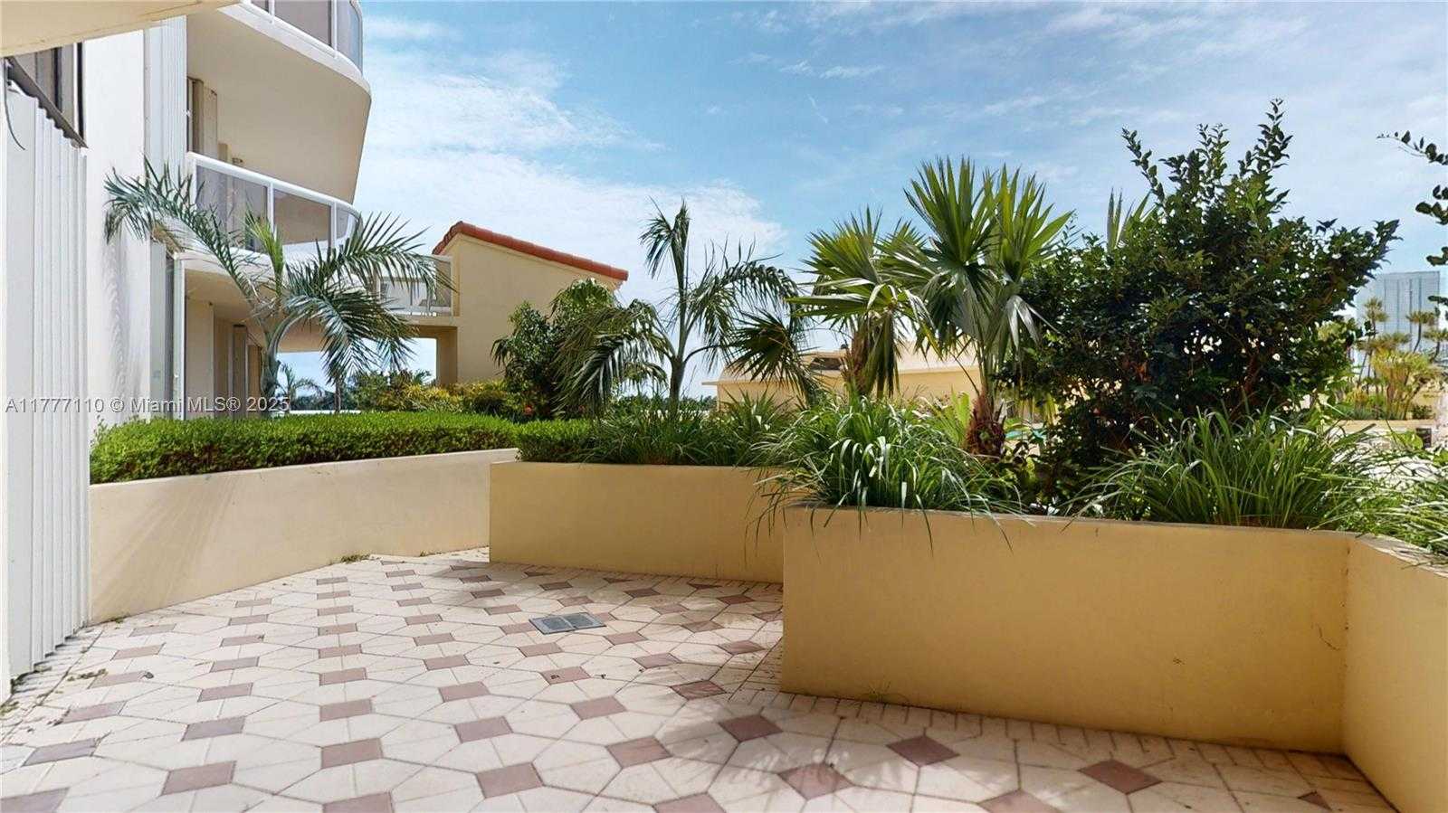 Small Image of 20191 EAST COUNTRY CLUB DR #408, Aventura Number 3