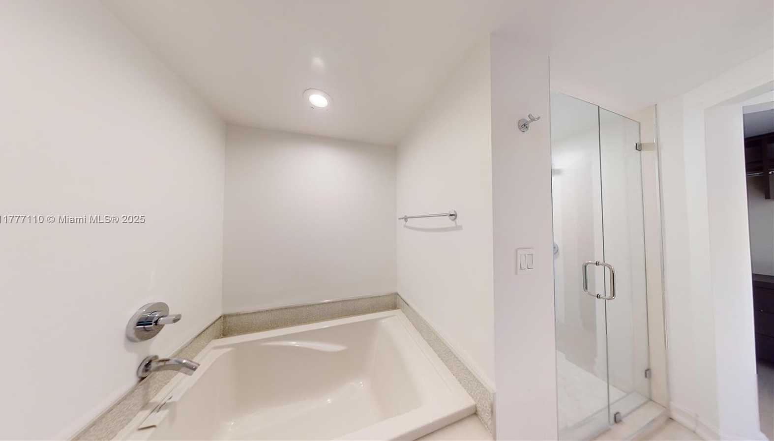 Small Image of 20191 EAST COUNTRY CLUB DR #408, Aventura Number 32