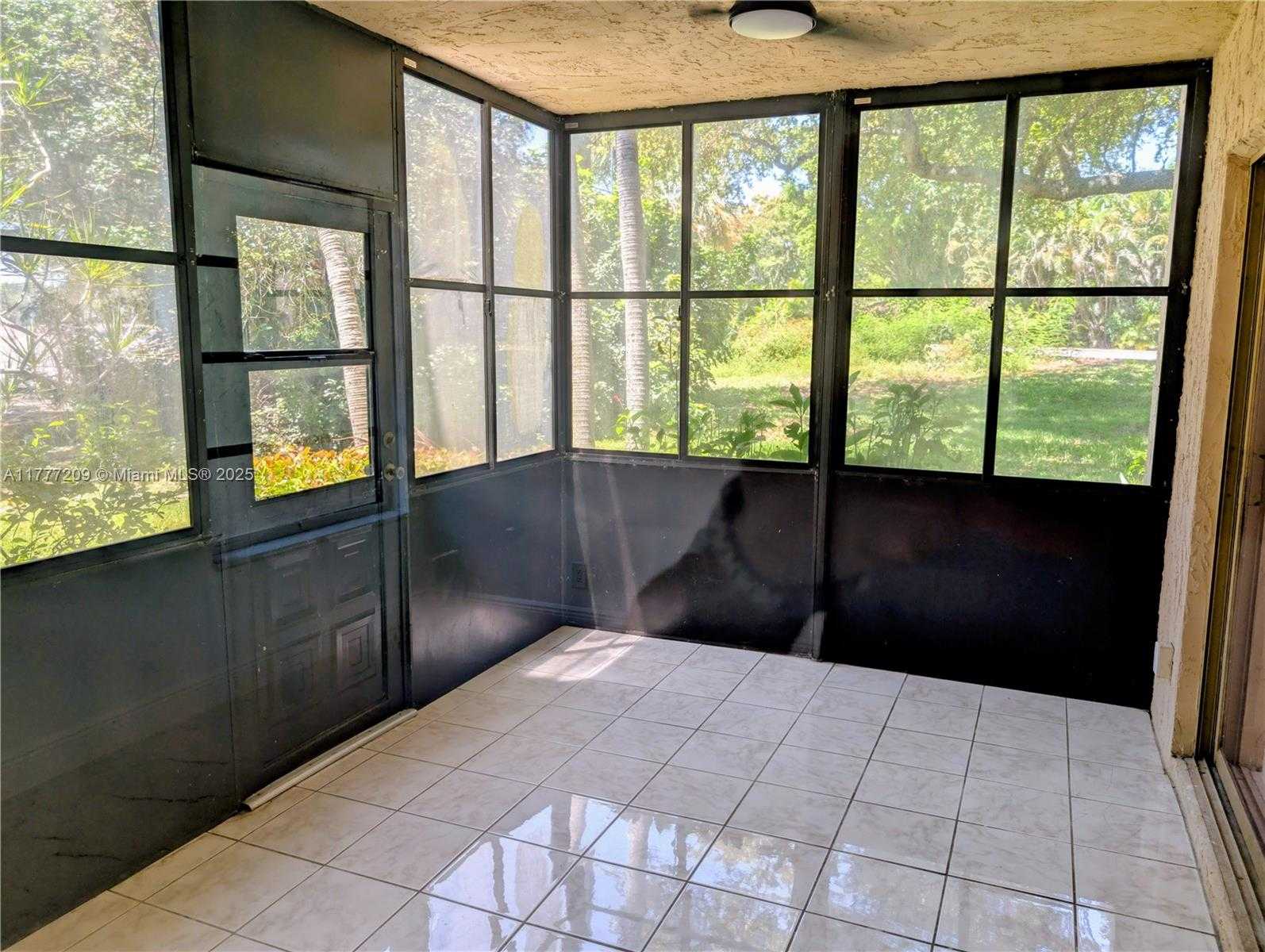 Small Image of 200 JACARANDA COUNTRY CLUB DR #6A, Plantation Number 13