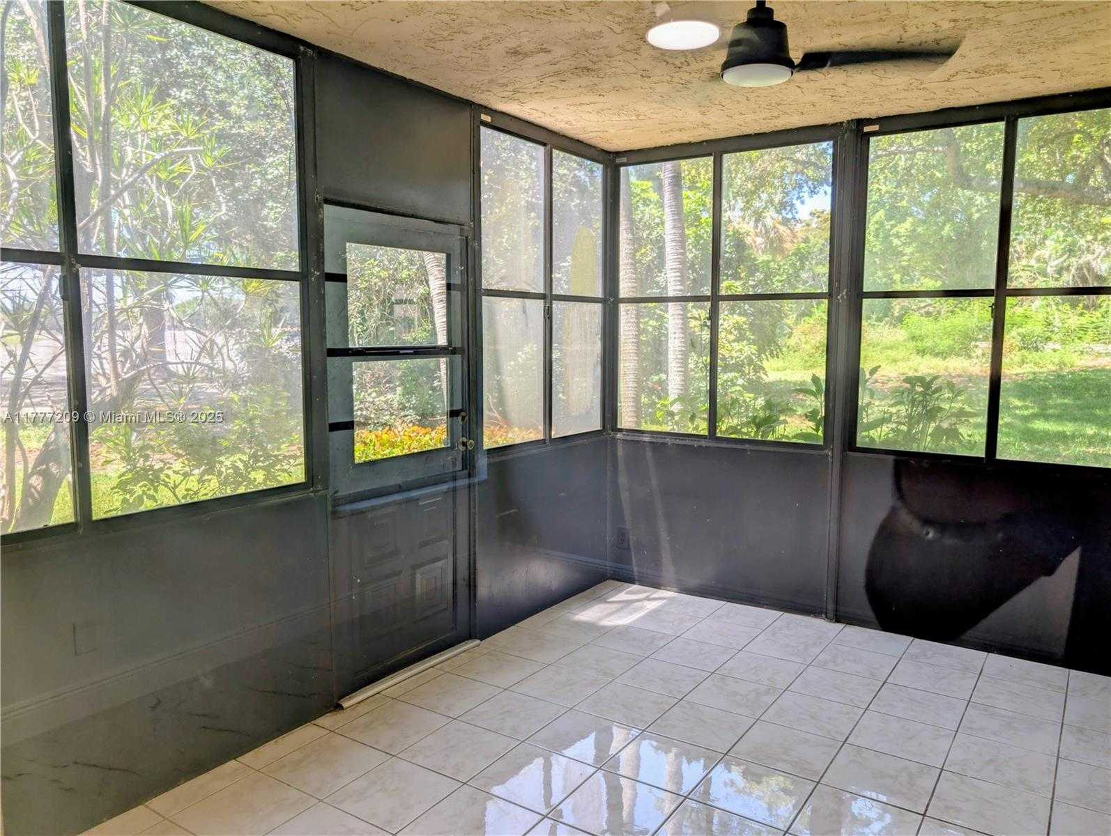 Small Image of 200 JACARANDA COUNTRY CLUB DR #6A, Plantation Number 14