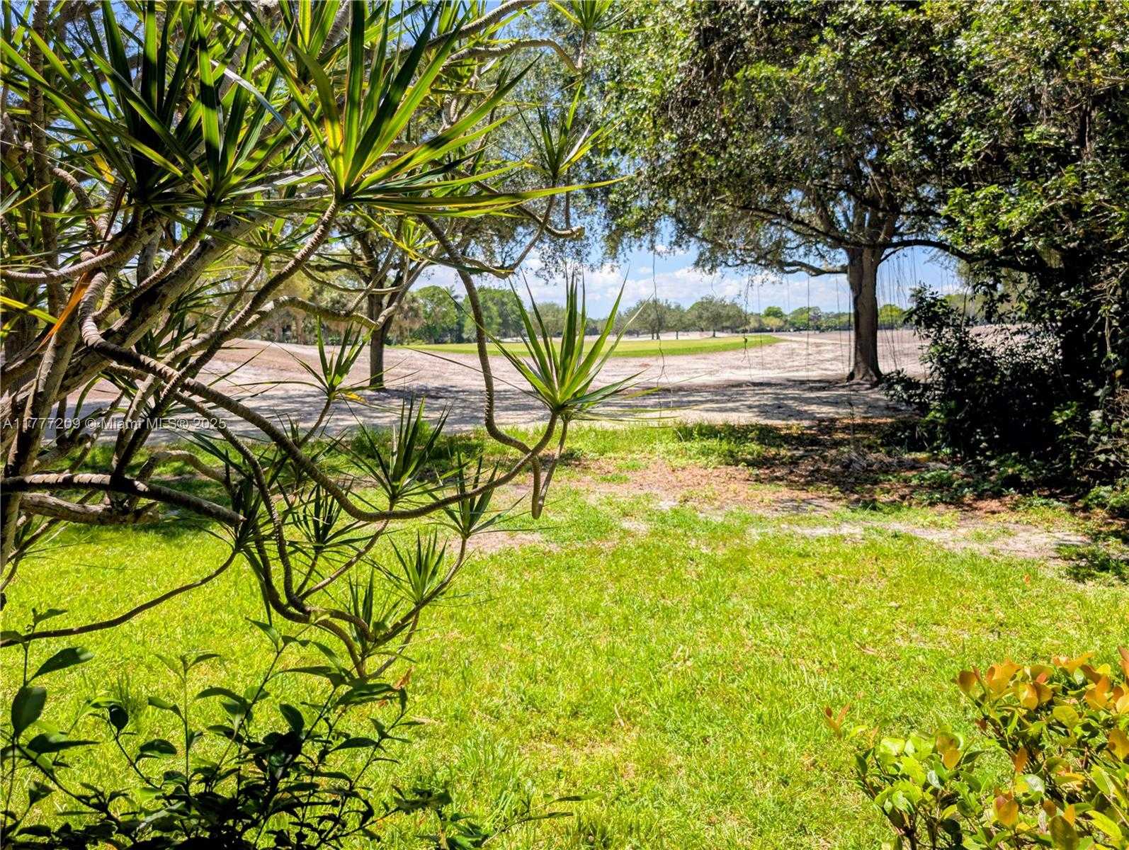Small Image of 200 JACARANDA COUNTRY CLUB DR #6A, Plantation Number 16