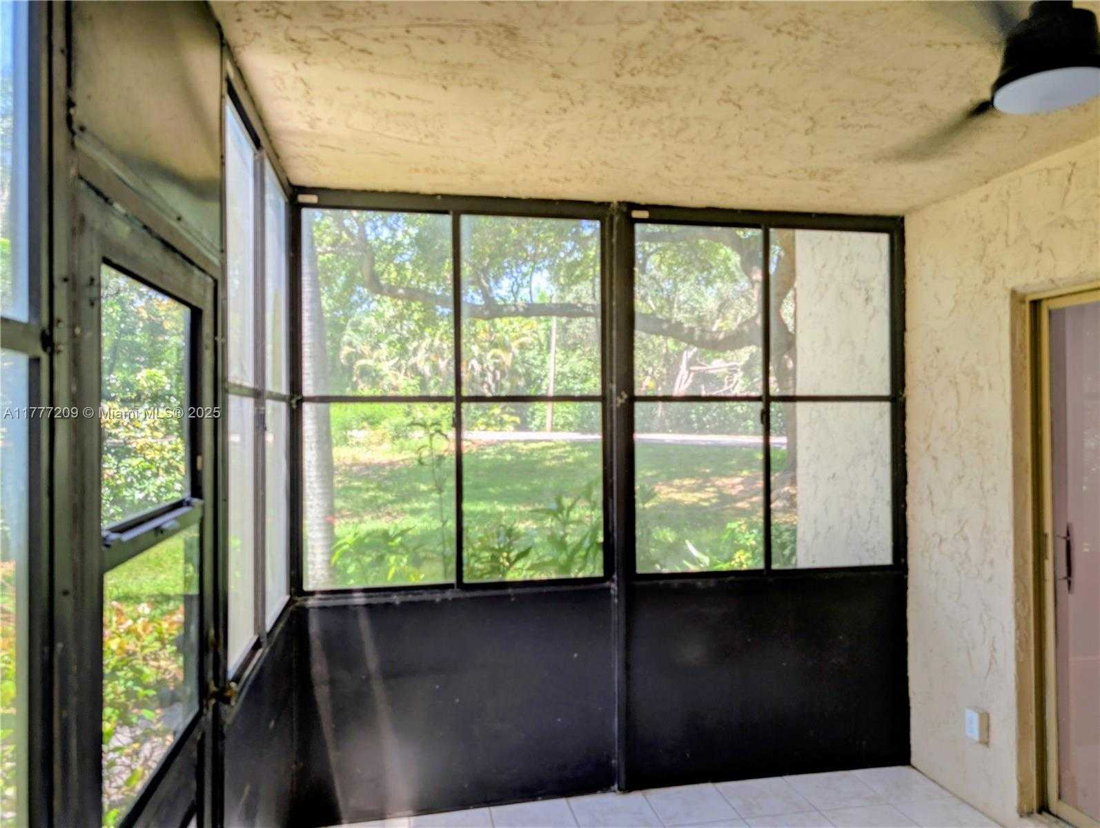 Small Image of 200 JACARANDA COUNTRY CLUB DR #6A, Plantation Number 17