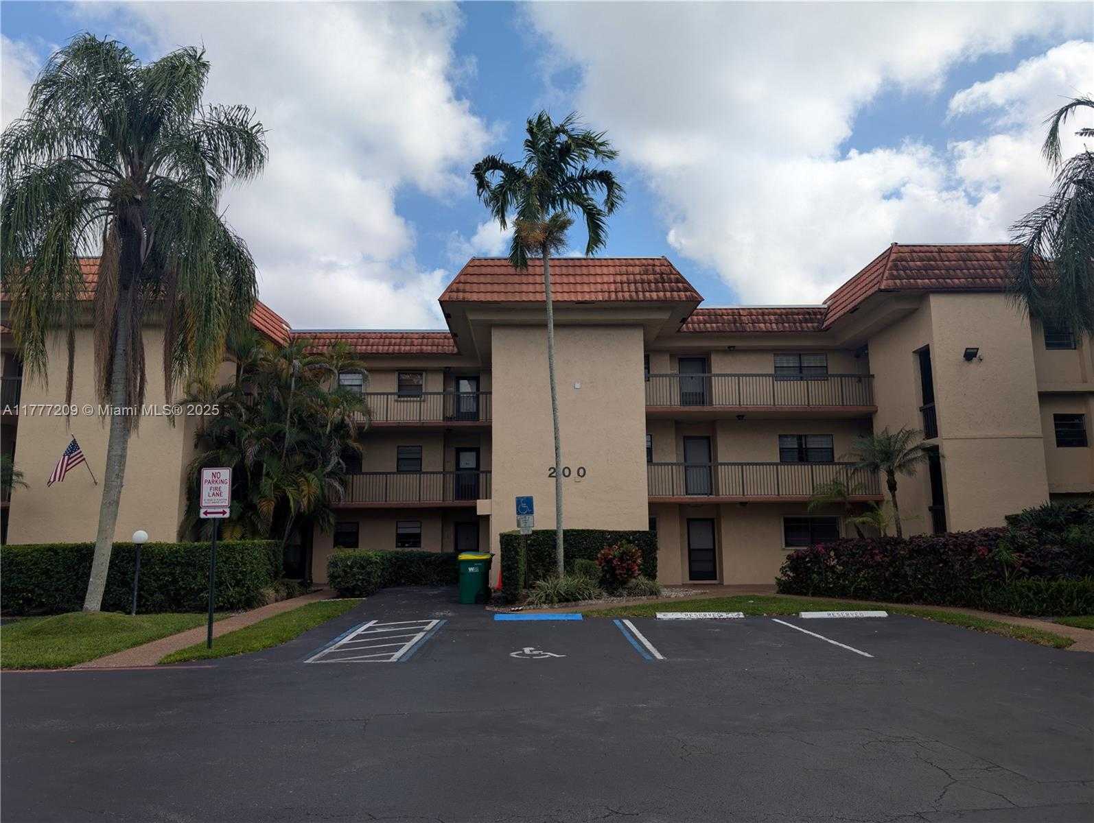 Small Image of 200 JACARANDA COUNTRY CLUB DR #6A, Plantation Number 20