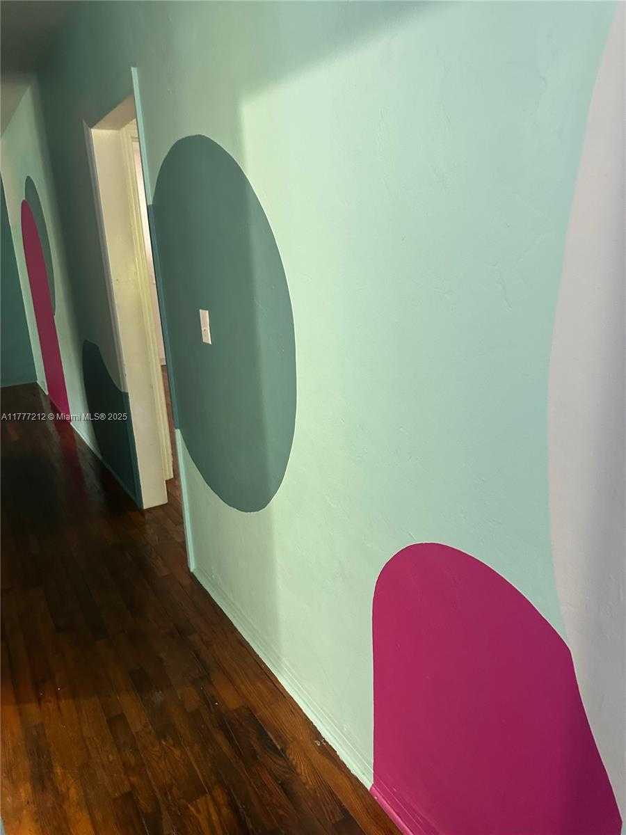 Small Image of 2613 INAGUA AVE, Miami Number 11