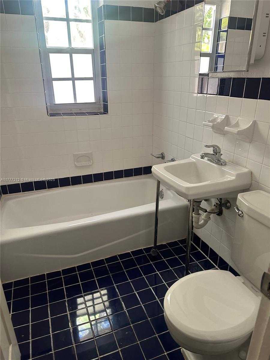 Small Image of 2613 INAGUA AVE, Miami Number 6