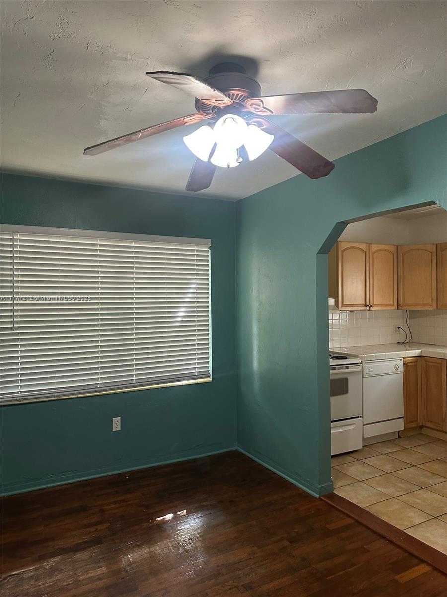 Small Image of 2613 INAGUA AVE, Miami Number 8