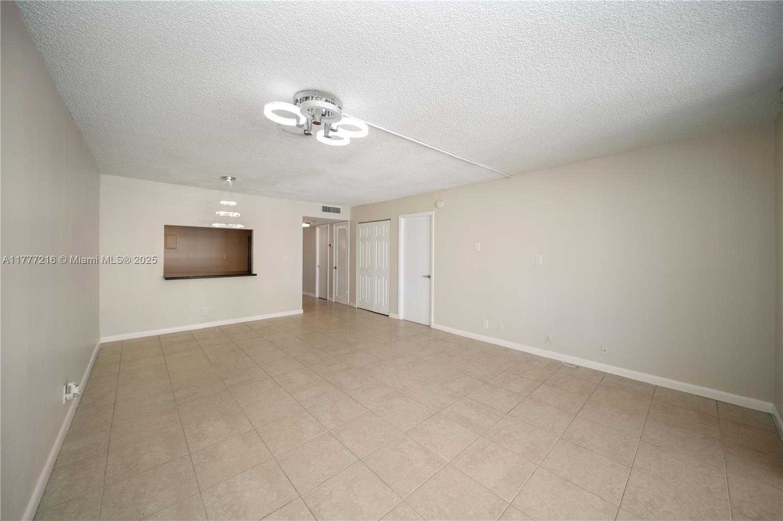 Small Image of 16710 NE 9th Ave, Miami, FL 33162, USA Number 5