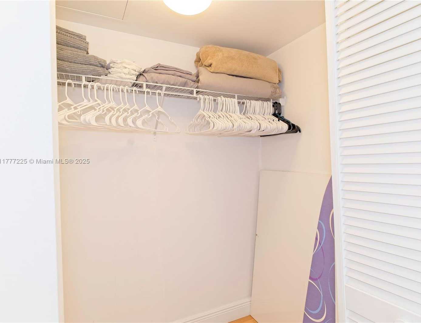 Small Image of 31 SOUTH EAST 5TH ST #1203, Miami Number 17
