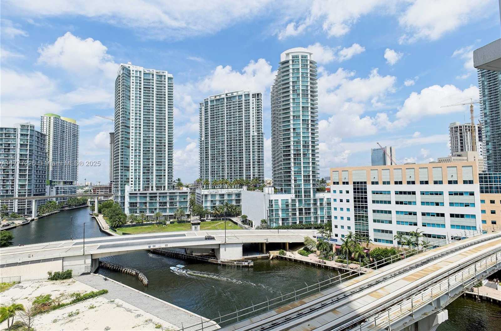 Small Image of 31 SOUTH EAST 5TH ST #1203, Miami Number 3