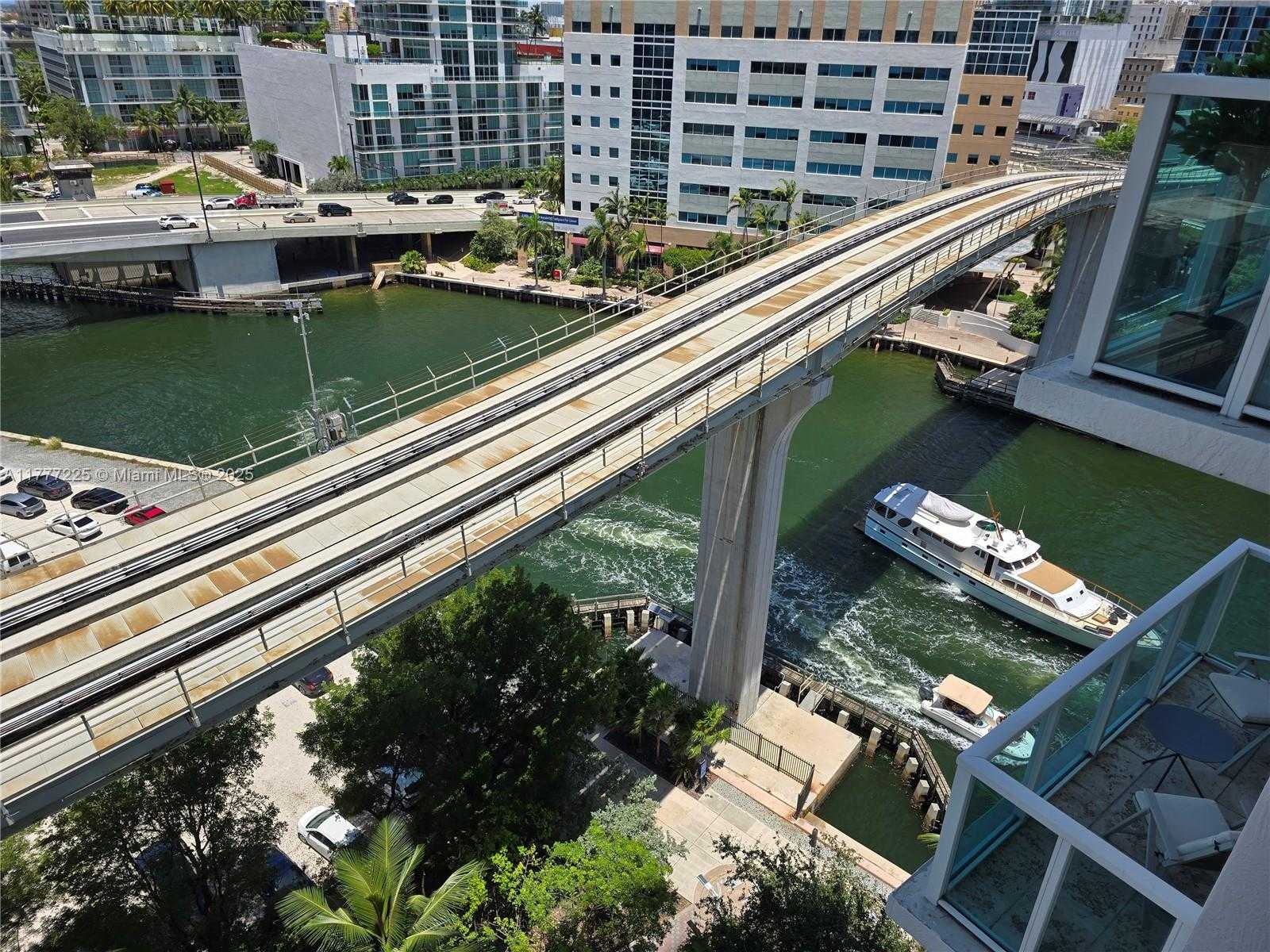 Small Image of 31 SOUTH EAST 5TH #1203, Miami Number 34