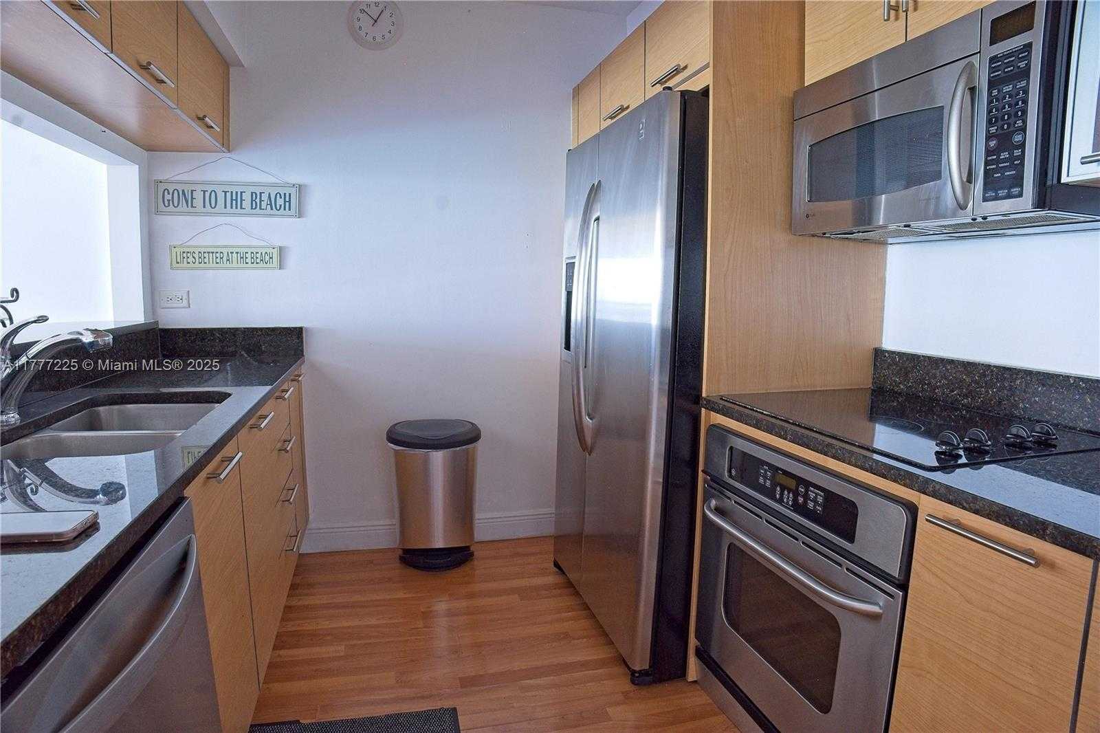 Small Image of 31 SOUTH EAST 5TH #1203, Miami Number 37