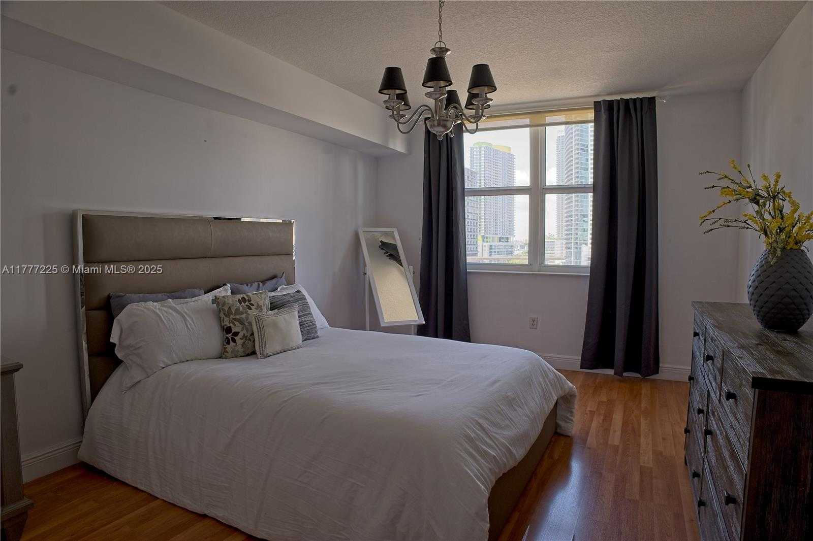 Small Image of 31 SOUTH EAST 5TH #1203, Miami Number 41