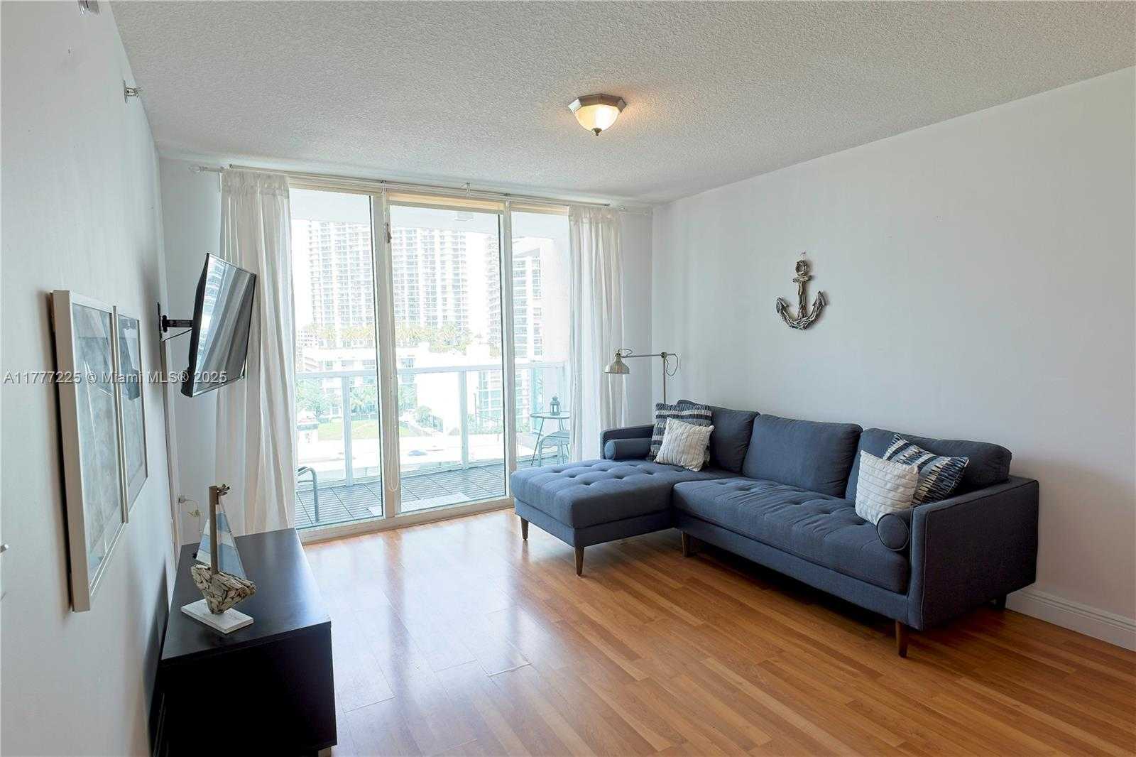 Small Image of 31 SOUTH EAST 5TH ST #1203, Miami Number 6