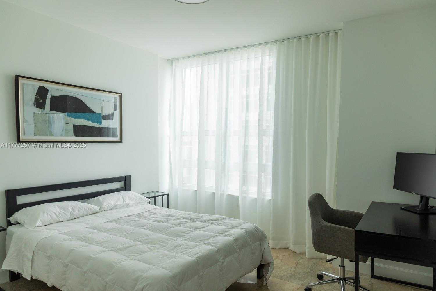 Small Image of 950 BRICKELL BAY DR #1504, Miami Number 10