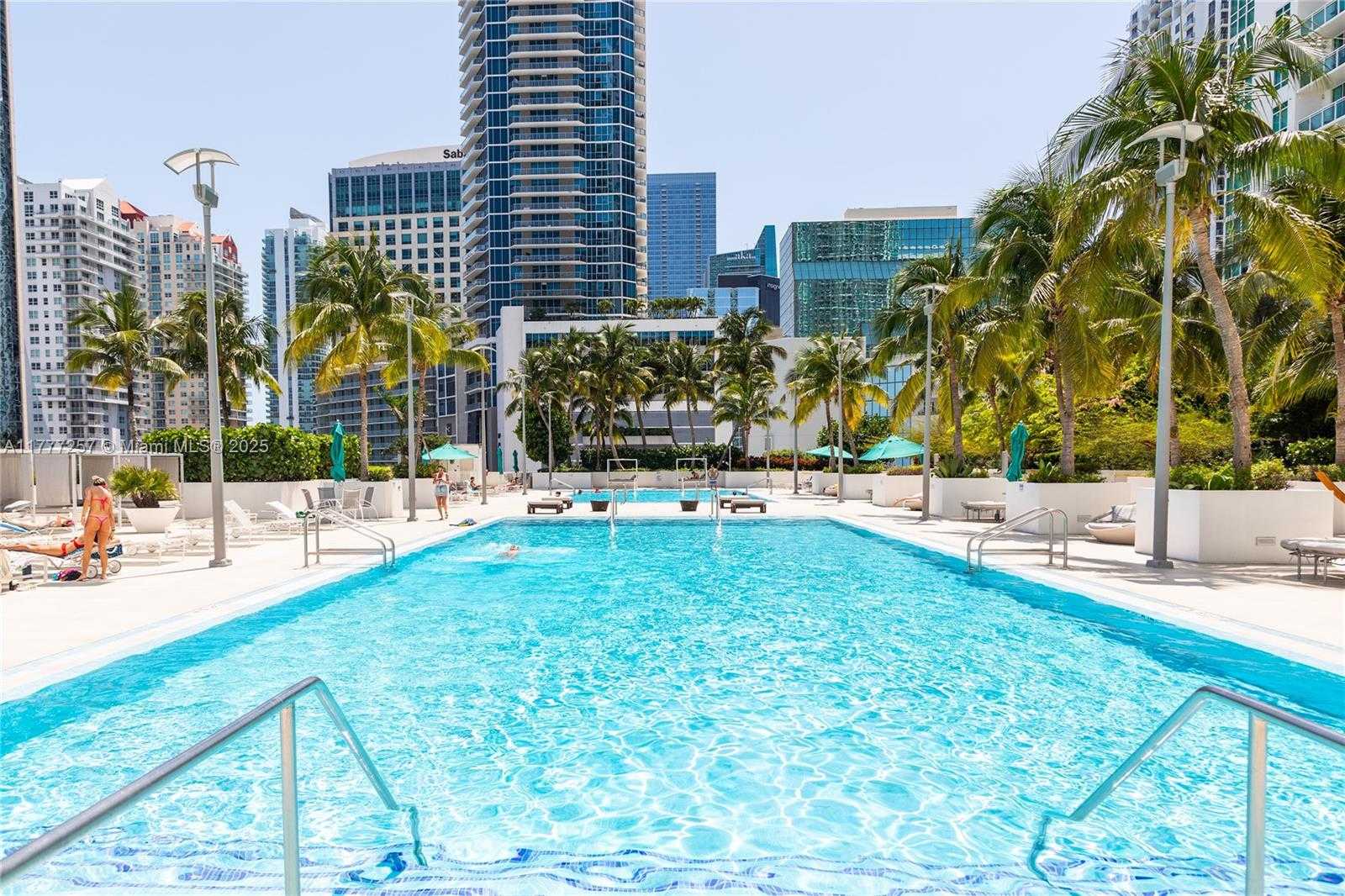 Small Image of 950 BRICKELL BAY DR #1504, Miami Number 12