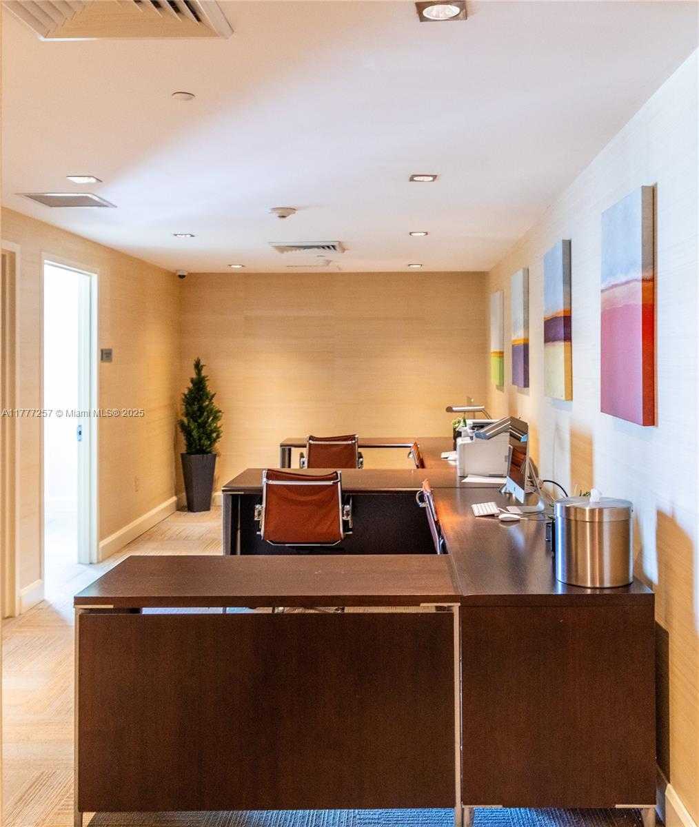 Small Image of 950 BRICKELL BAY DR #1504, Miami Number 18