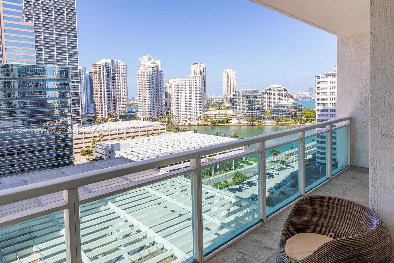 Small Image of 950 BRICKELL BAY DR #1504, Miami Number 2