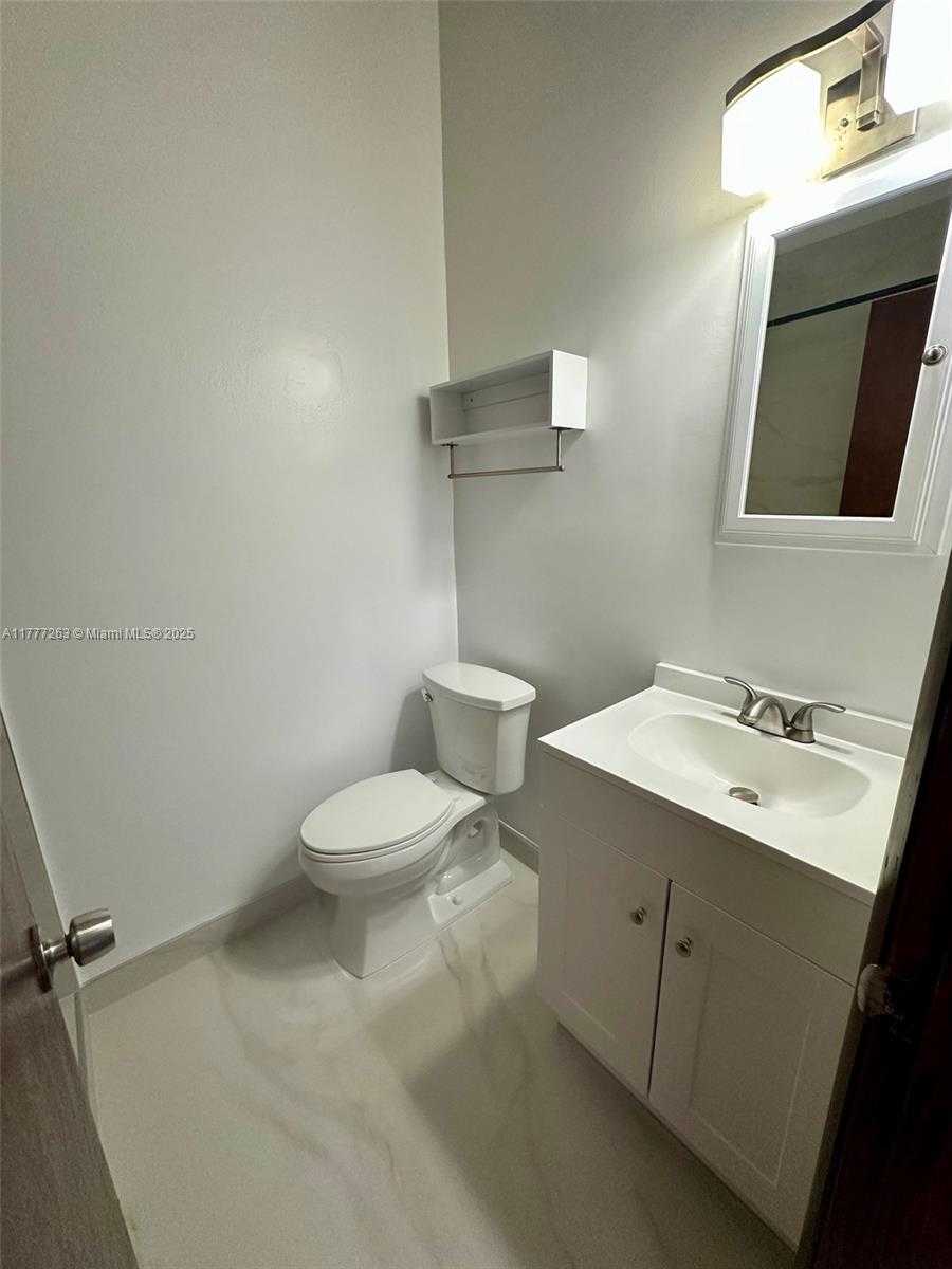 Small Image of 14755 SOUTH WEST 85TH TER, Miami Number 13