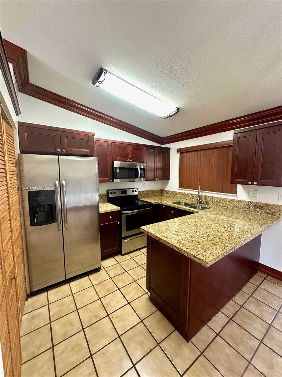 Small Image of 14755 SOUTH WEST 85TH TER, Miami Number 3