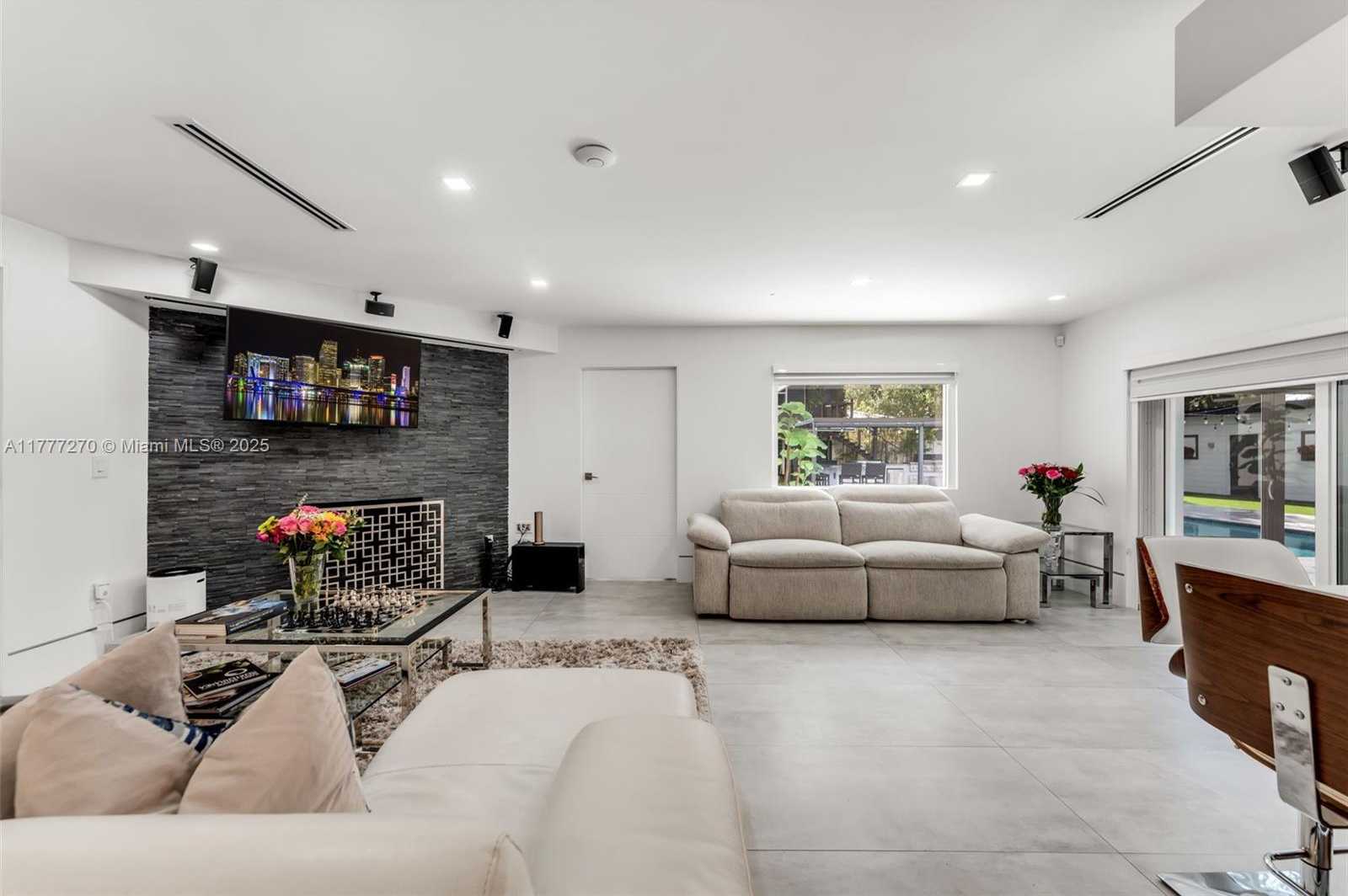 Small Image of 14401 SOUTH WEST 79TH AVE, Palmetto Bay Number 4