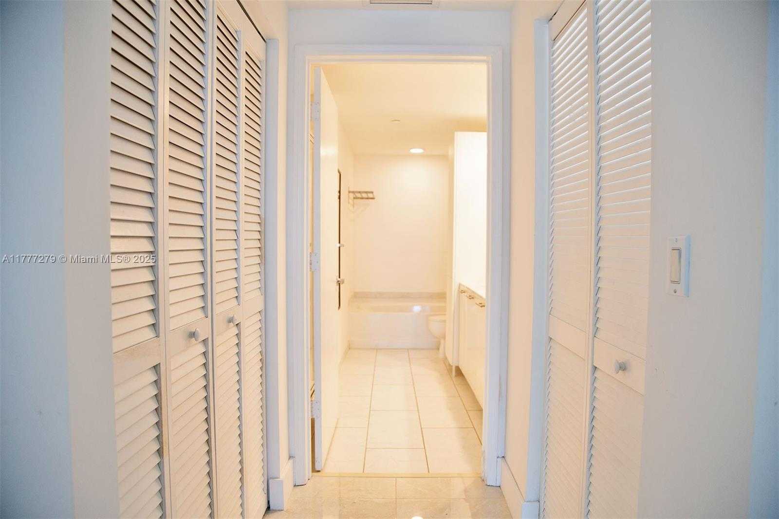 Small Image of 951 BRICKELL AVE #3007, Miami Number 11