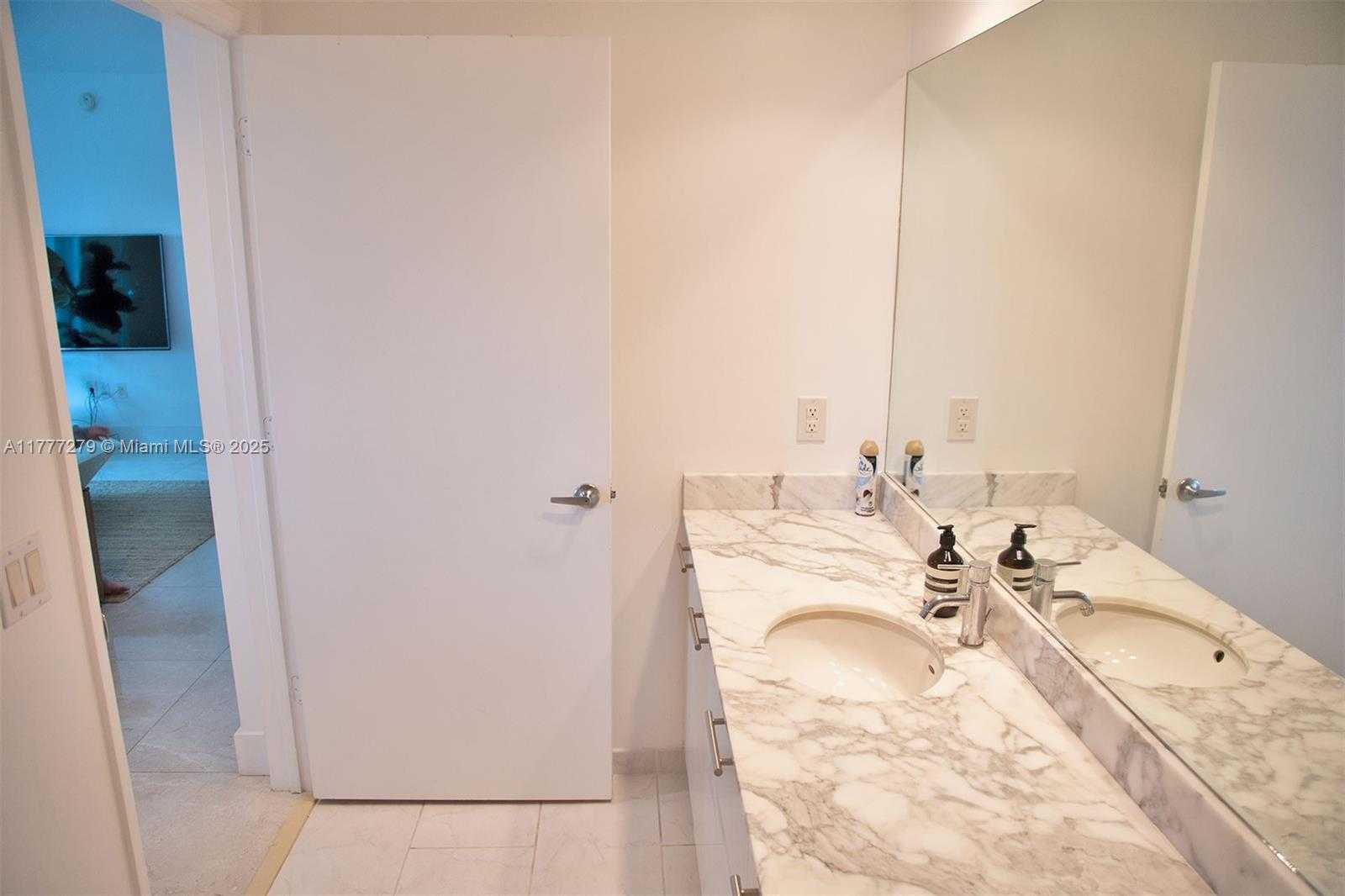 Small Image of 951 BRICKELL AVE #3007, Miami Number 6