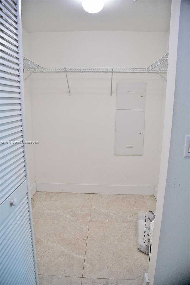 Small Image of 951 BRICKELL AVE #3007, Miami Number 9
