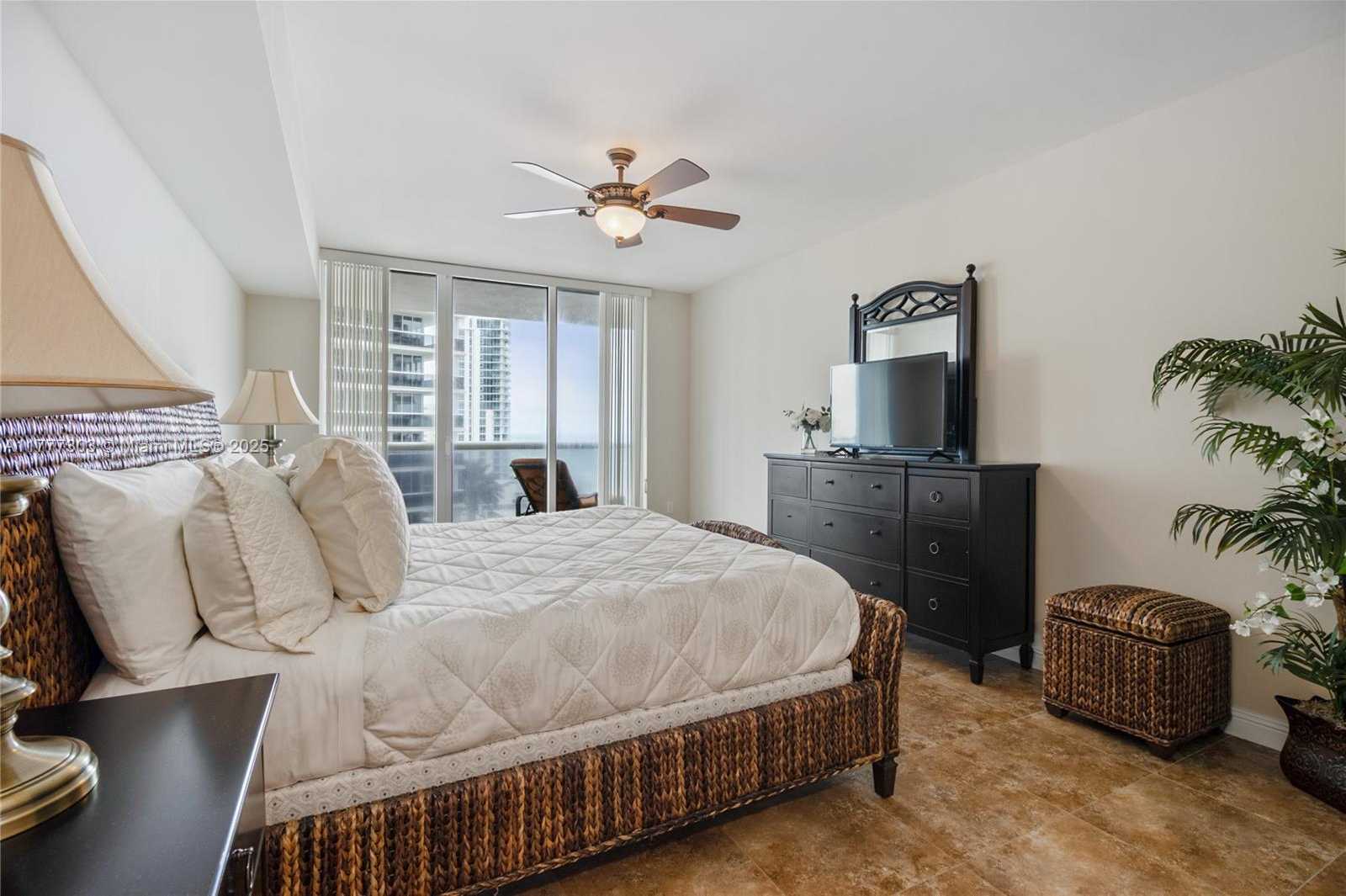 Small Image of 1830 SOUTH OCEAN DR #1108, Hallandale Beach Number 11