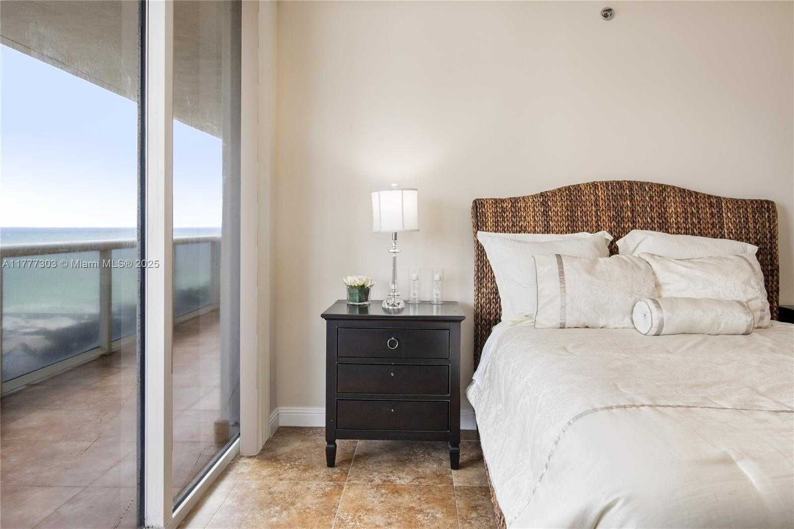 Small Image of 1830 SOUTH OCEAN DR #1108, Hallandale Beach Number 14