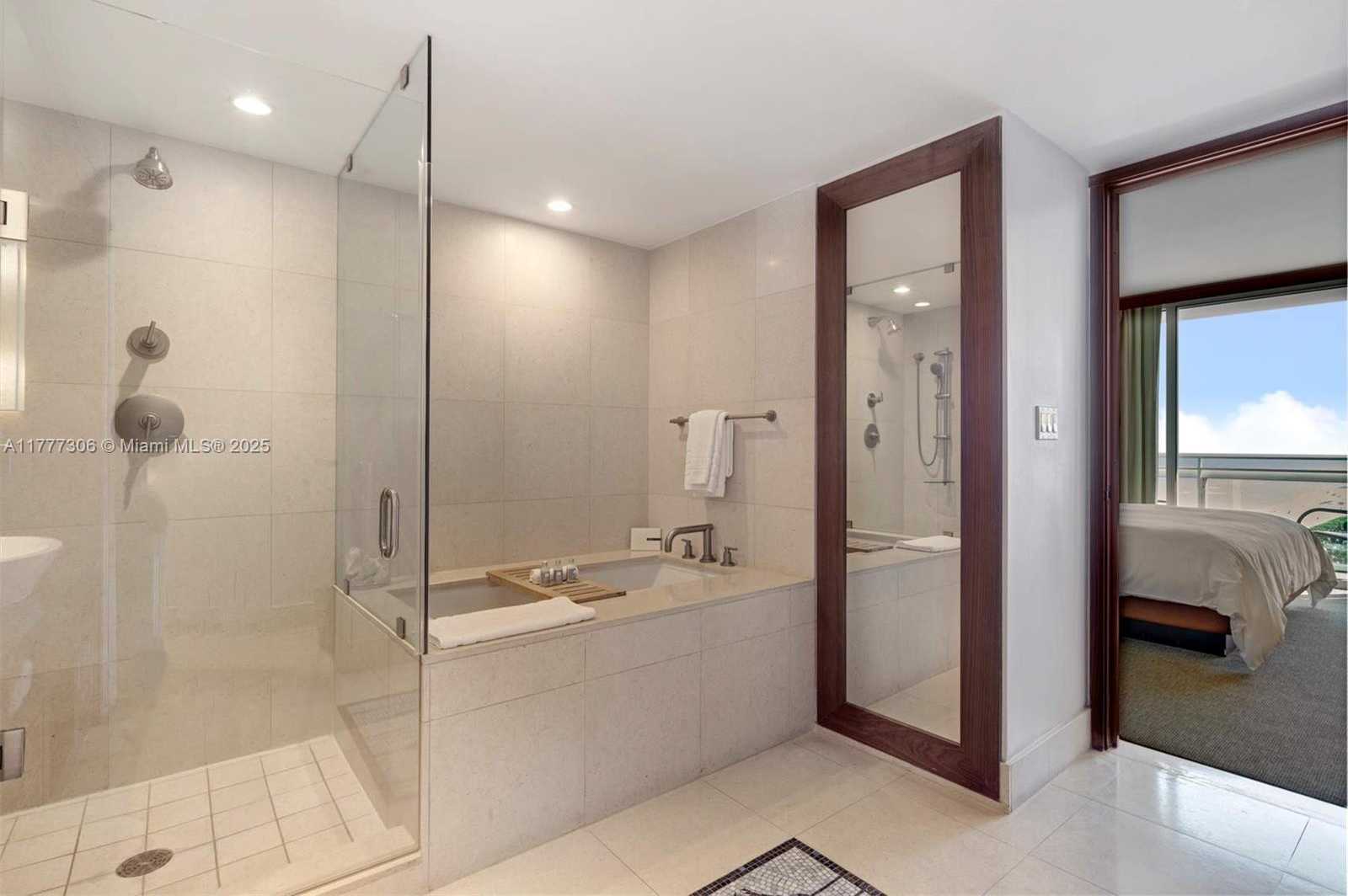 Small Image of 6801 COLLINS AVE #920, Miami Beach Number 10
