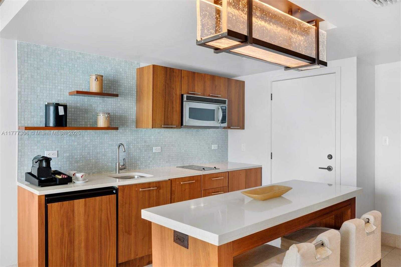 Small Image of 6801 COLLINS AVE #920, Miami Beach Number 20