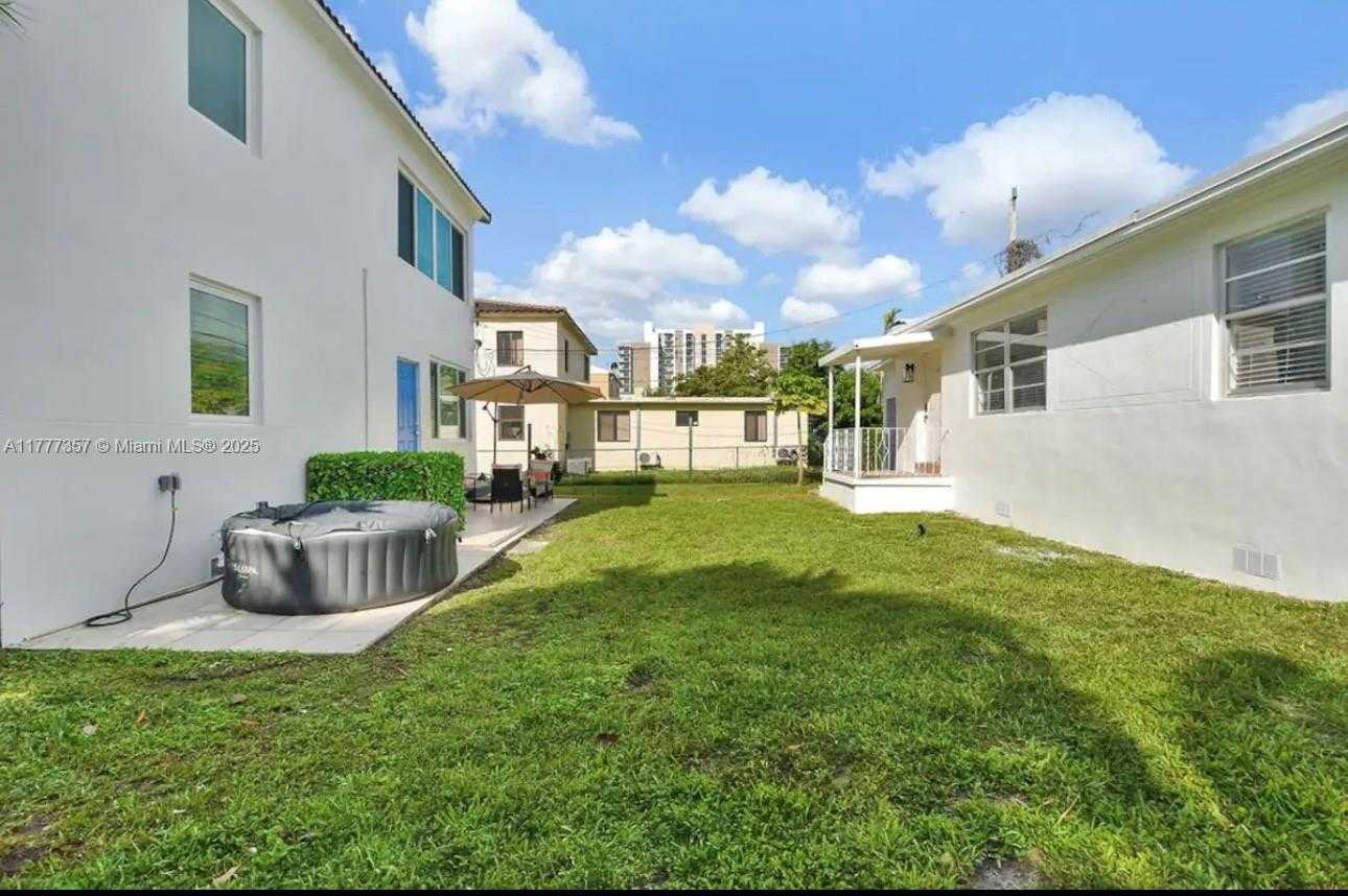 Small Image of 3523 SOUTH WEST 16TH ST, Miami Number 21