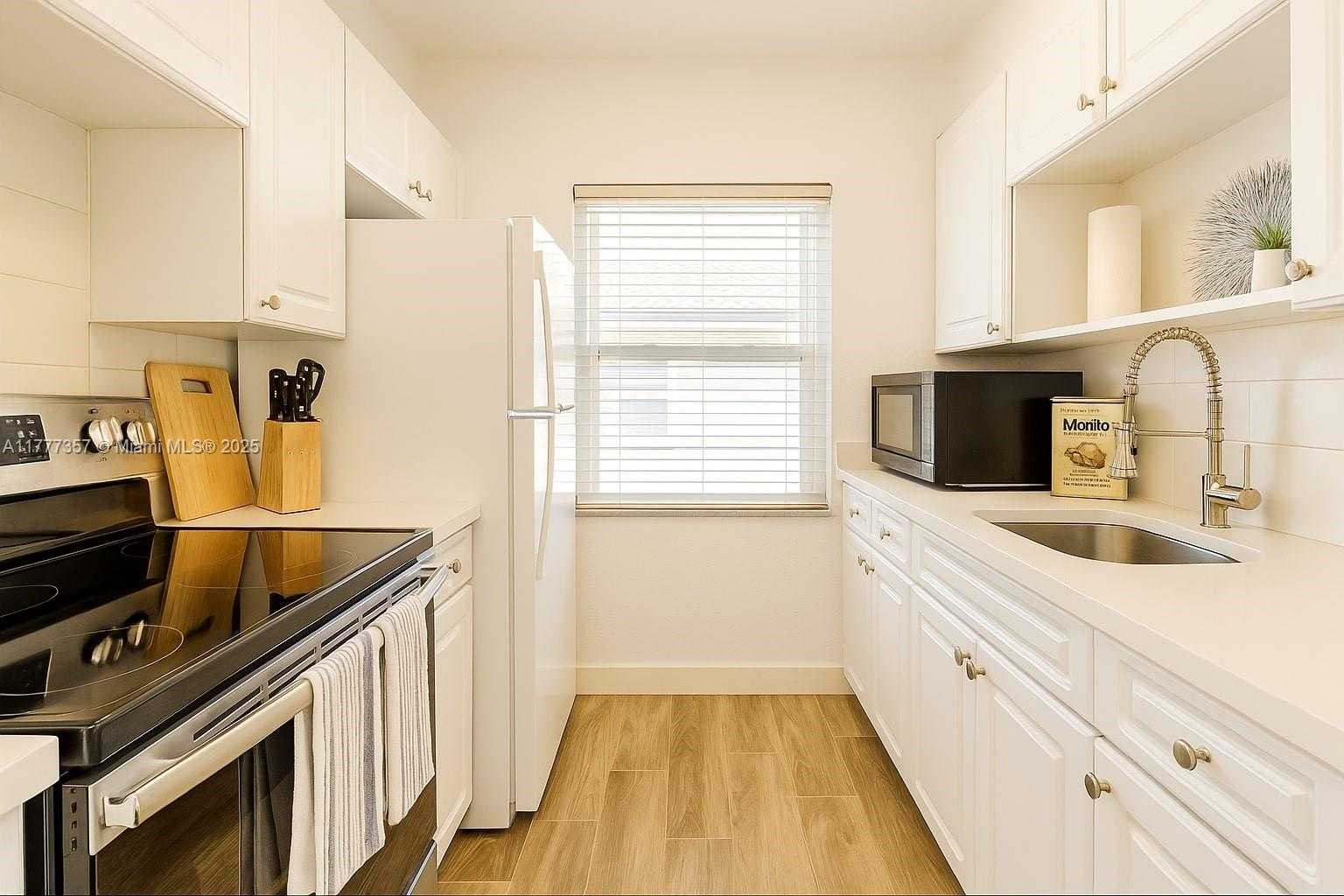 Small Image of 3523 SOUTH WEST 16TH ST, Miami Number 7