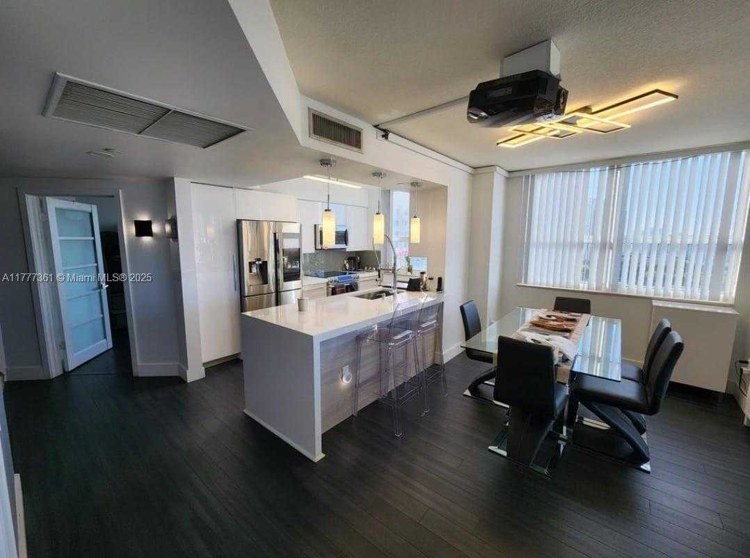 Small Image of 19501 WEST COUNTRY CLUB DR #1508, Aventura Number 2
