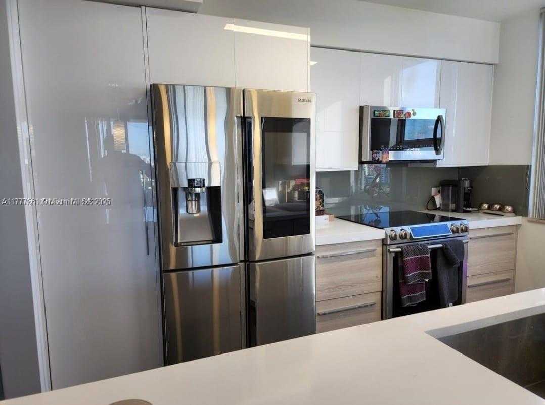 Small Image of 19501 WEST COUNTRY CLUB DR #1508, Aventura Number 5
