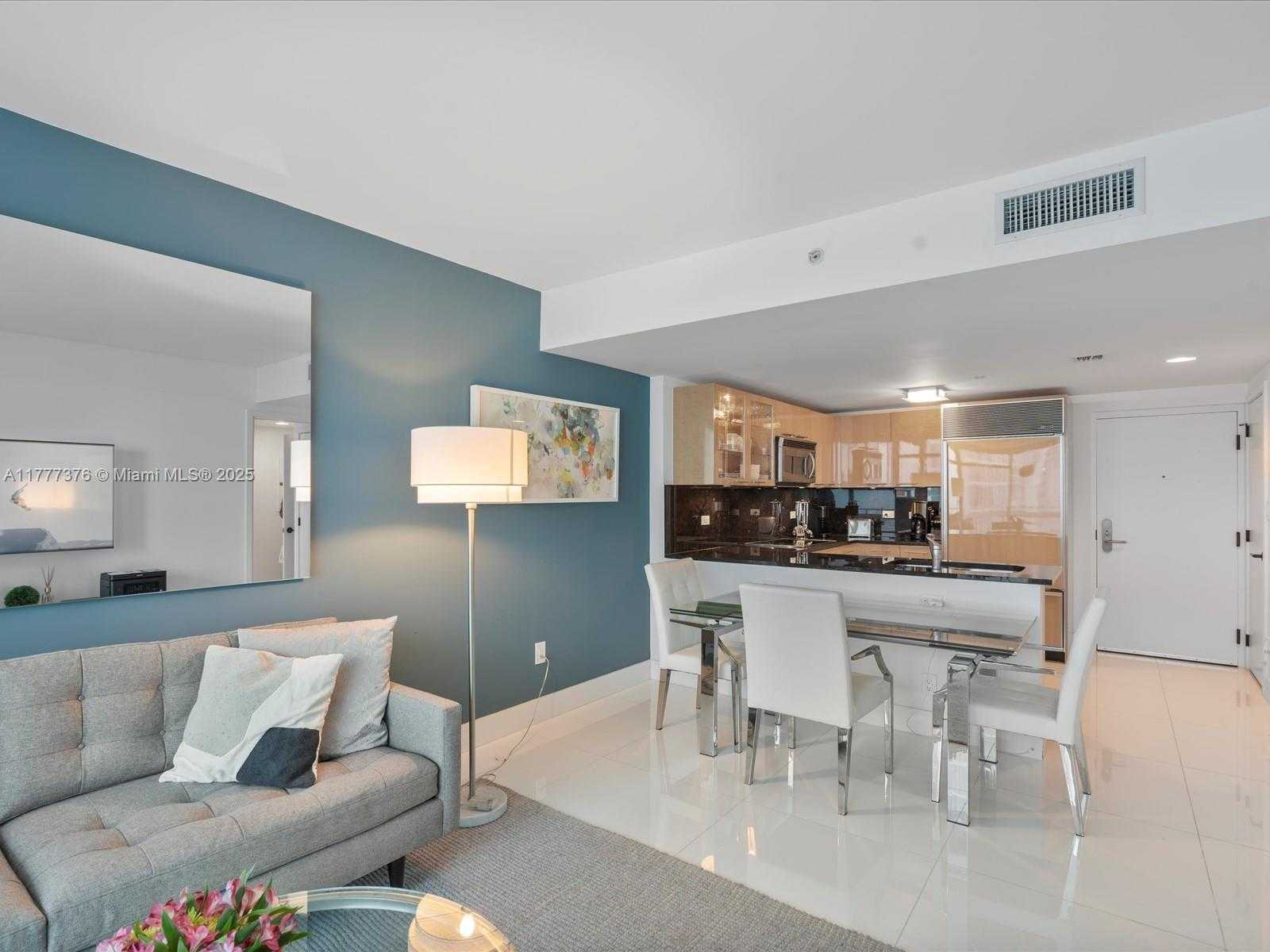 Small Image of 6801 COLLINS AVE #1209, Miami Beach Number 10