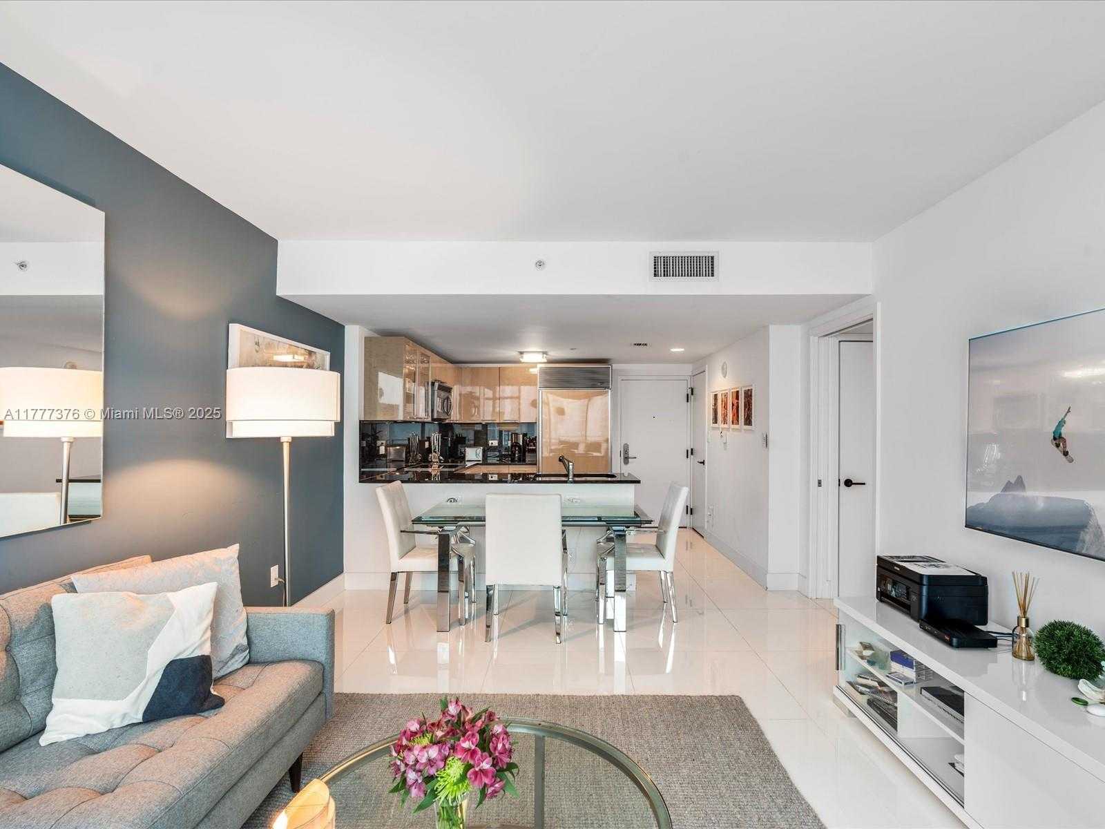 Small Image of 6801 COLLINS AVE #1209, Miami Beach Number 11
