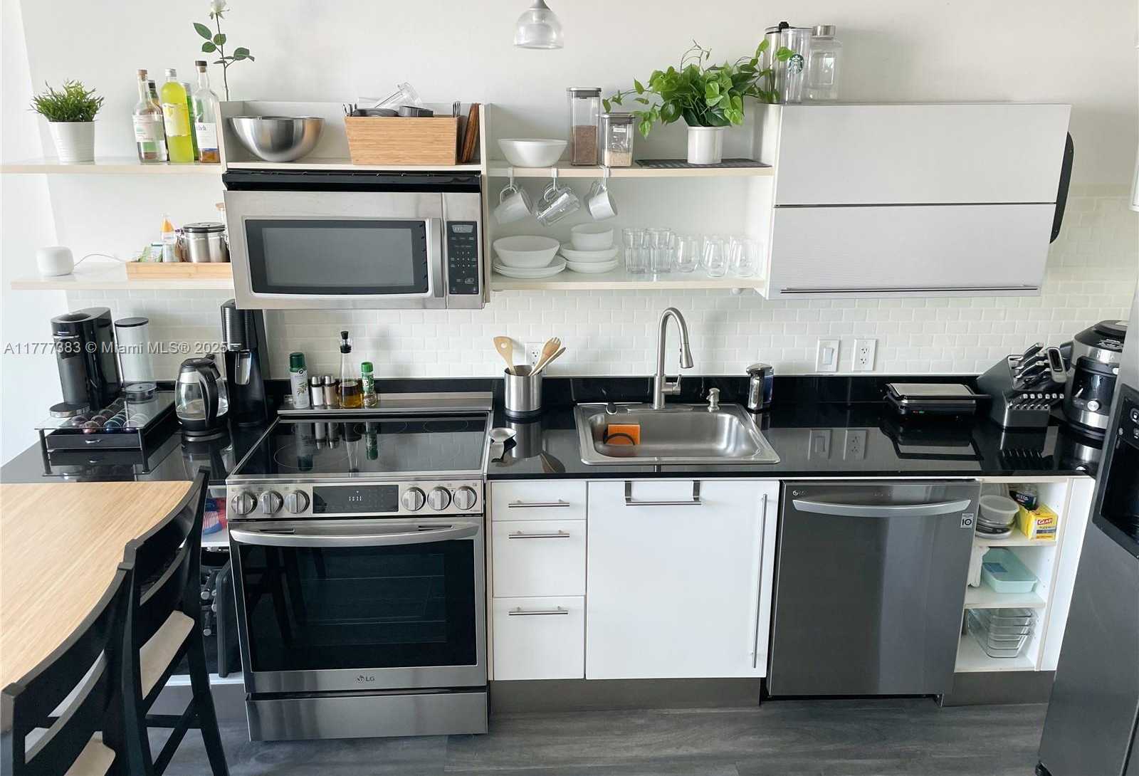 Small Image of 690 SOUTH WEST 1ST CT #2717, Miami Number 2