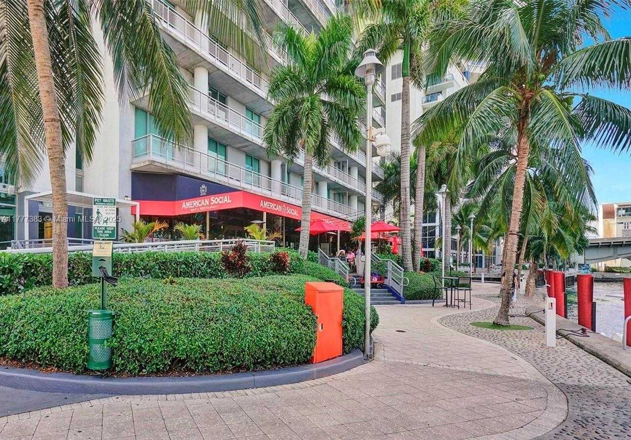 Small Image of 690 SOUTH WEST 1ST CT #2717, Miami Number 28