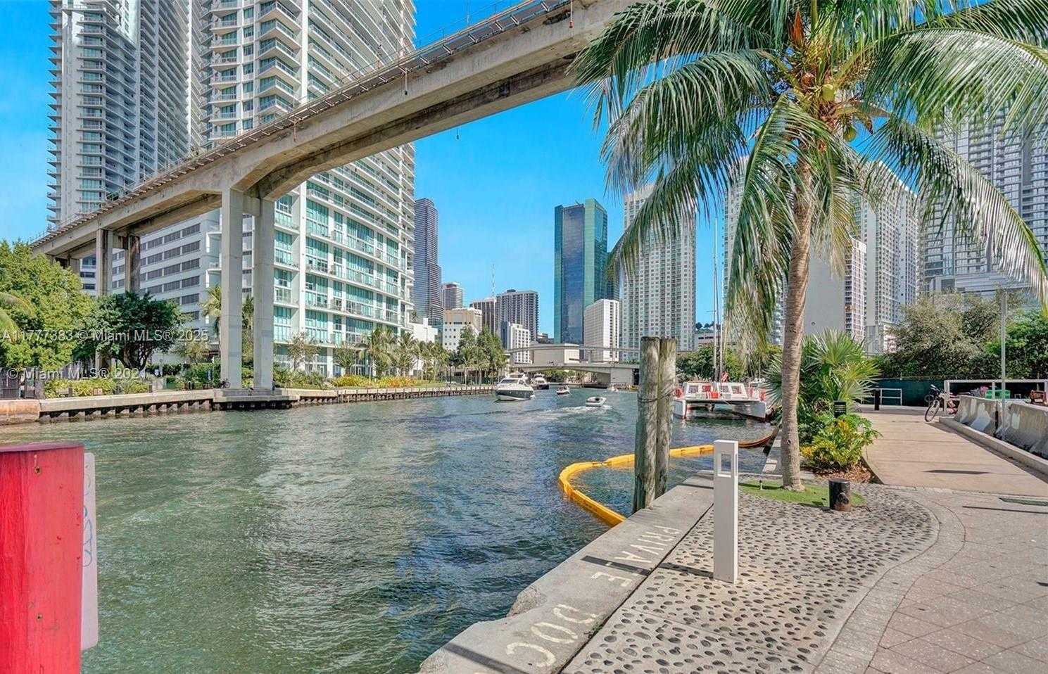 Small Image of 690 SOUTH WEST 1ST CT #2717, Miami Number 29