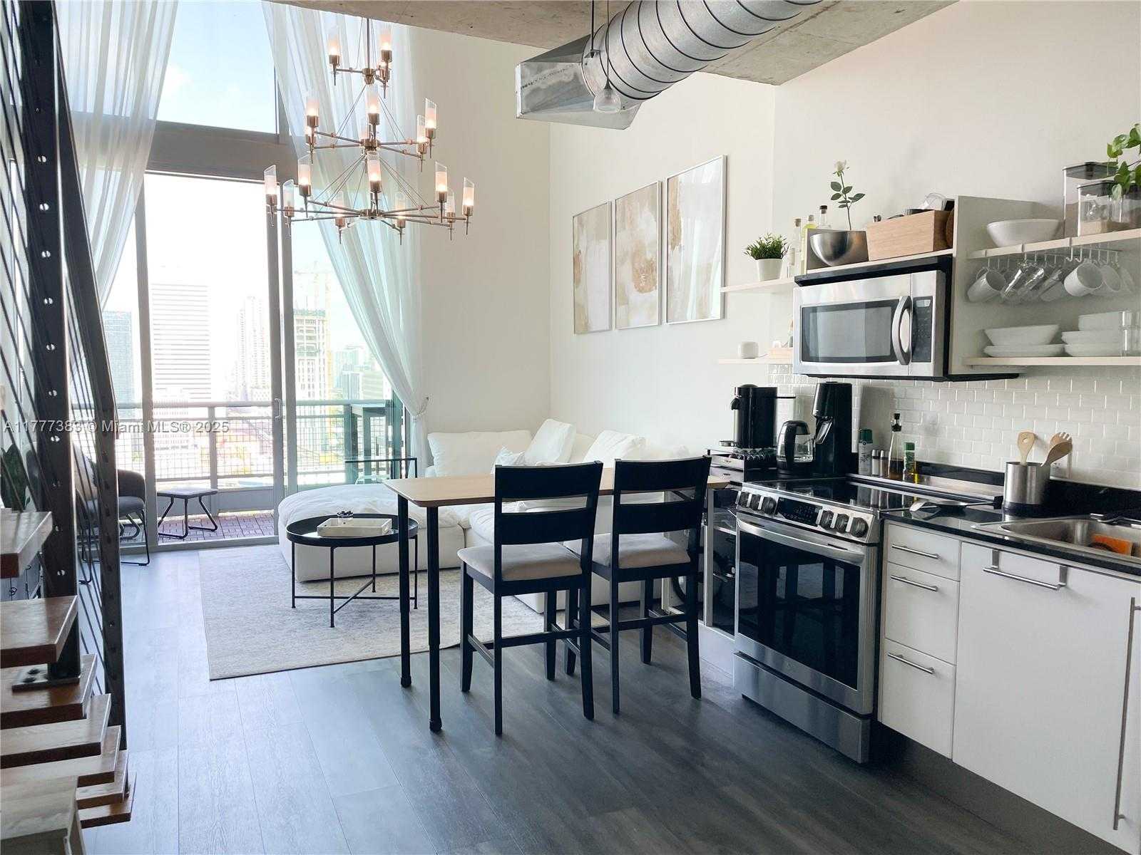 Small Image of 690 SOUTH WEST 1ST CT #2717, Miami Number 4