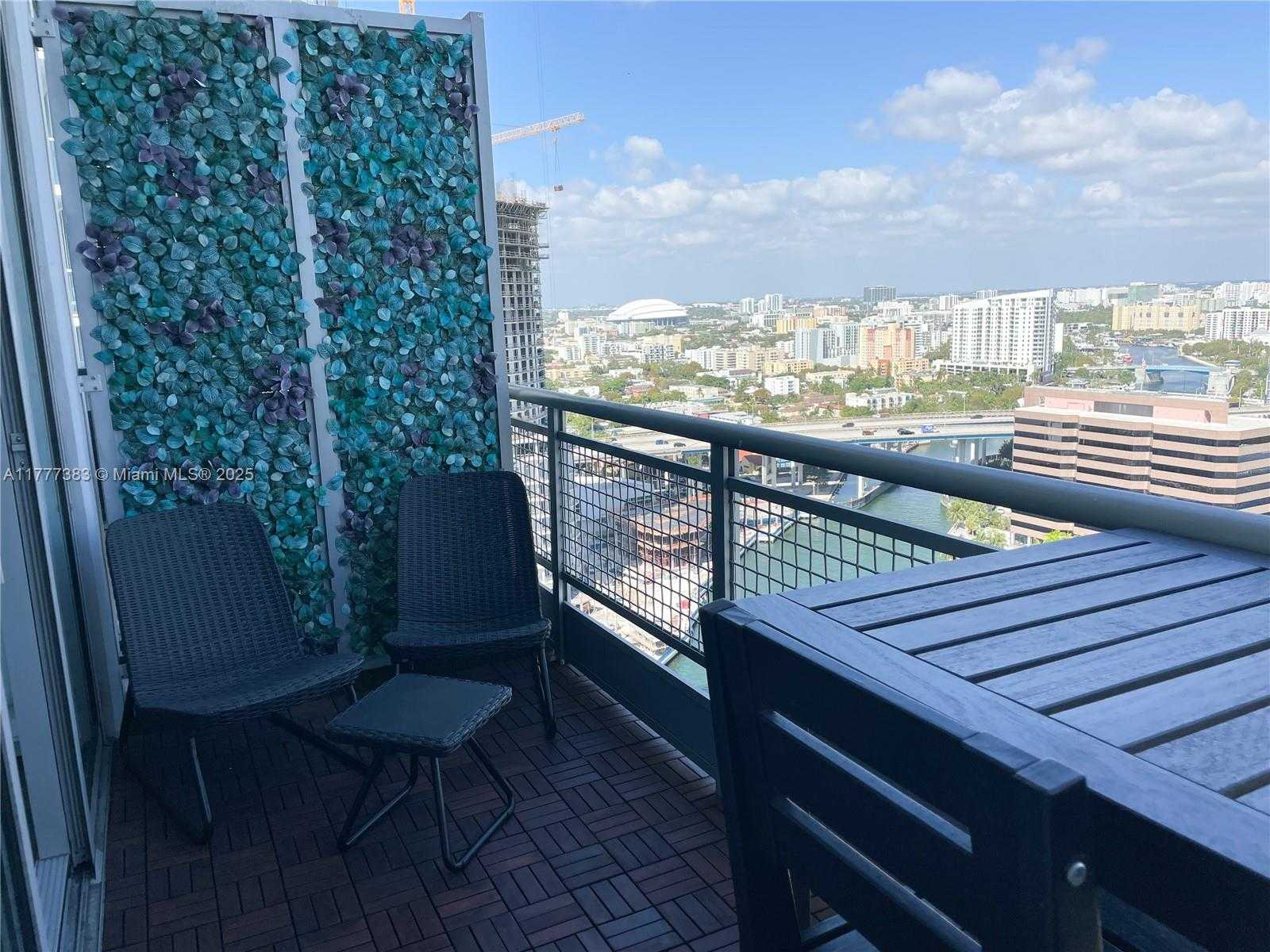 Small Image of 690 SOUTH WEST 1ST CT #2717, Miami Number 7