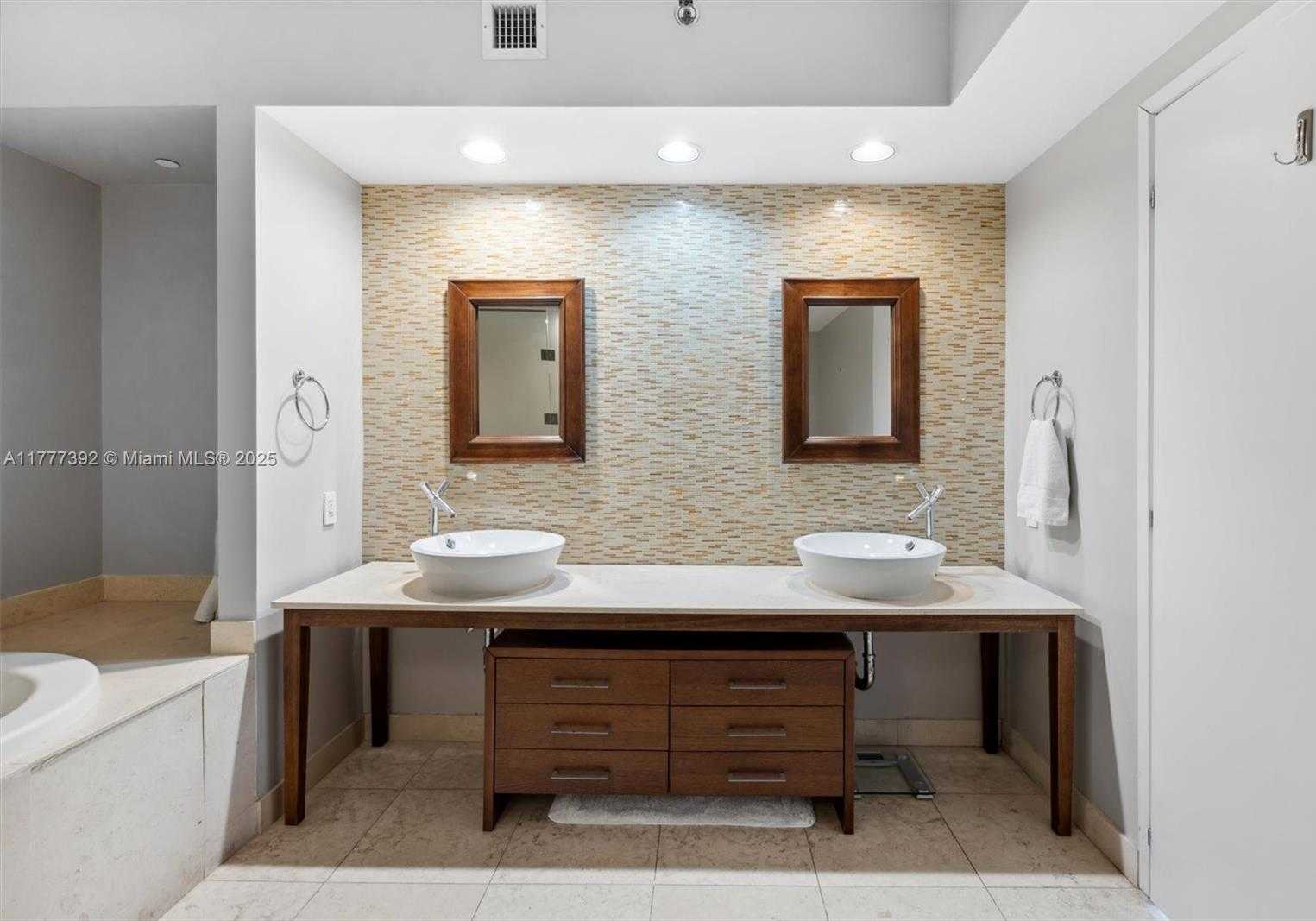 Small Image of 450 ALTON RD #1404, Miami Beach Number 11