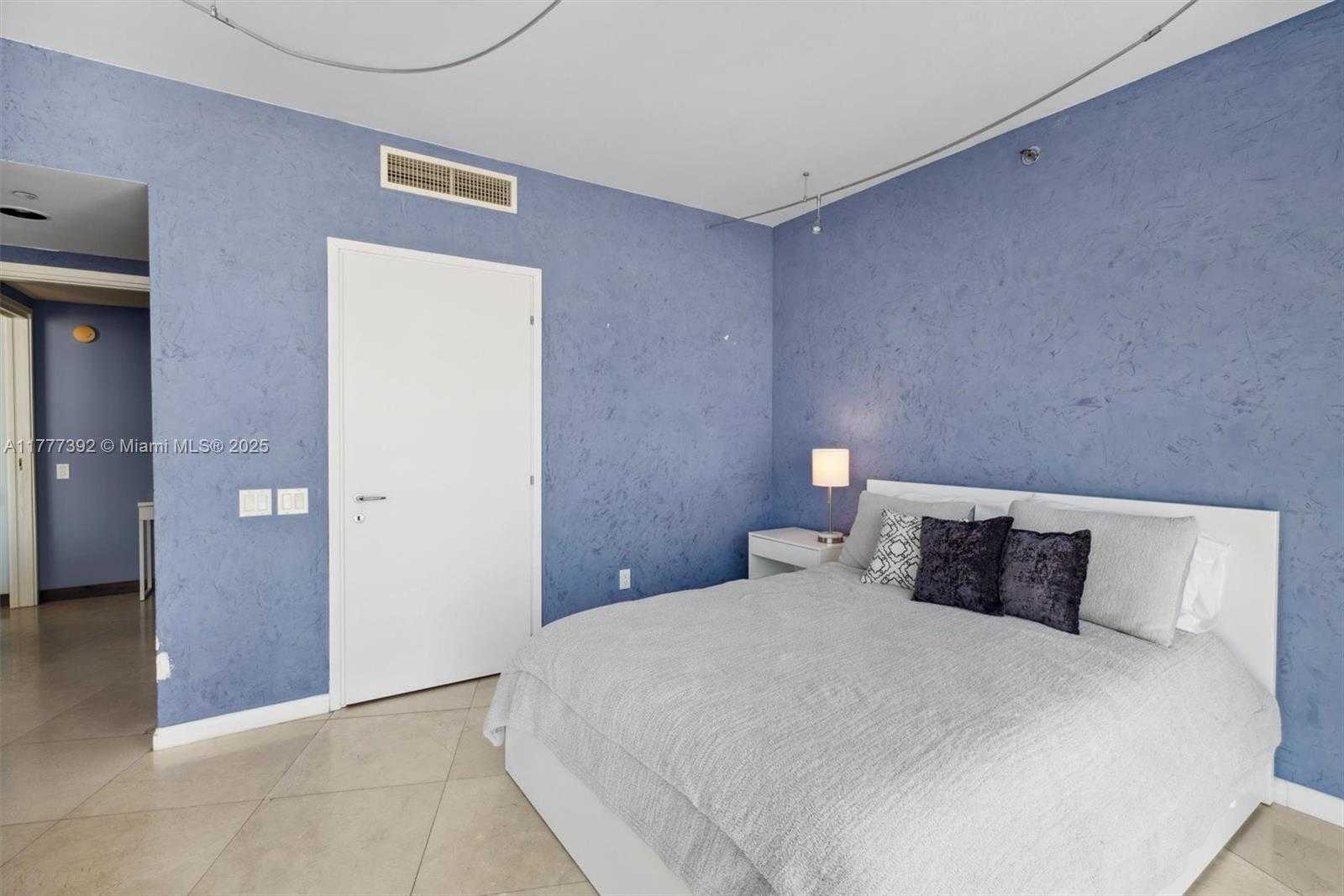 Small Image of 450 ALTON RD #1404, Miami Beach Number 17