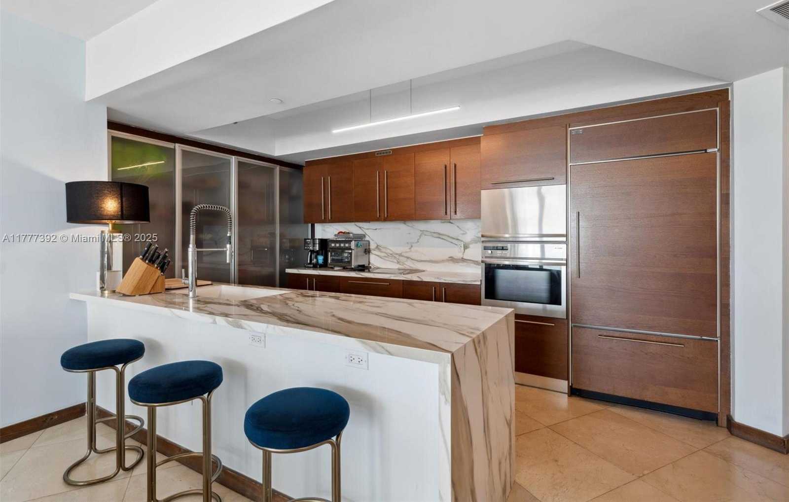 Small Image of 450 ALTON RD #1404, Miami Beach Number 3