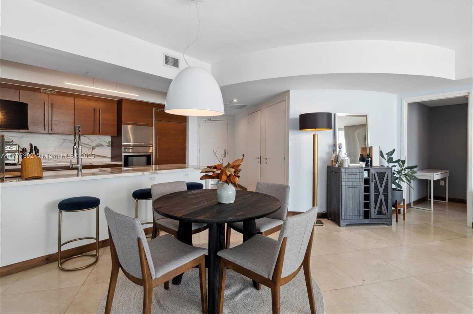 Small Image of 450 ALTON RD #1404, Miami Beach Number 4